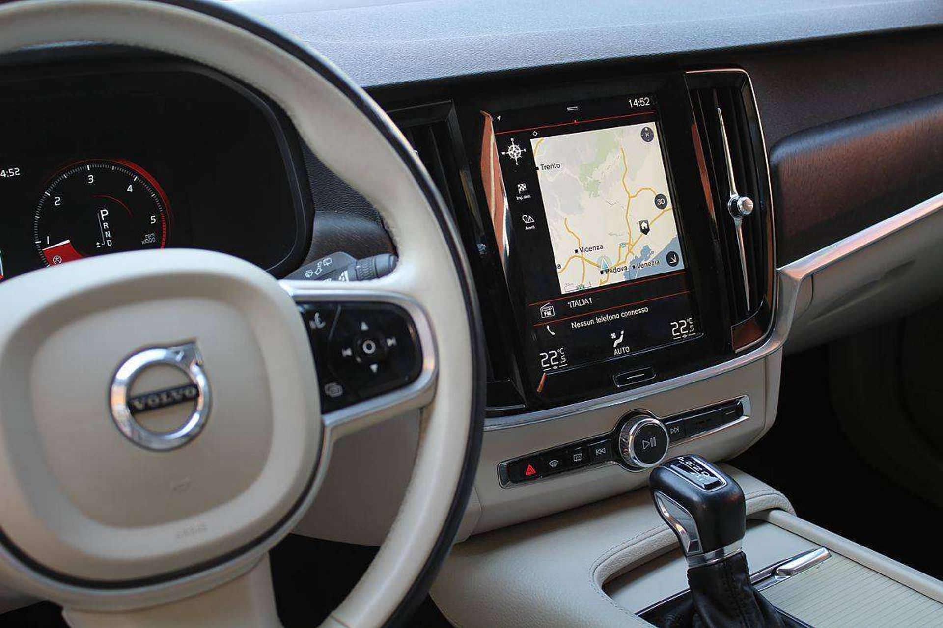 Volvo V90 Cross Country