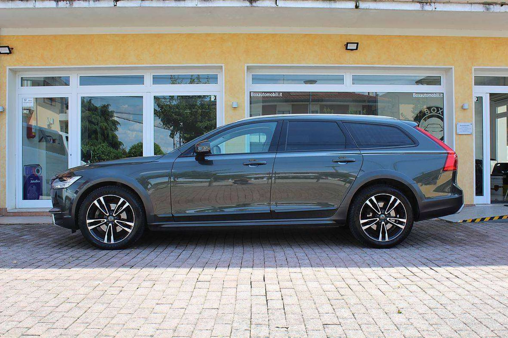 Volvo V90 Cross Country