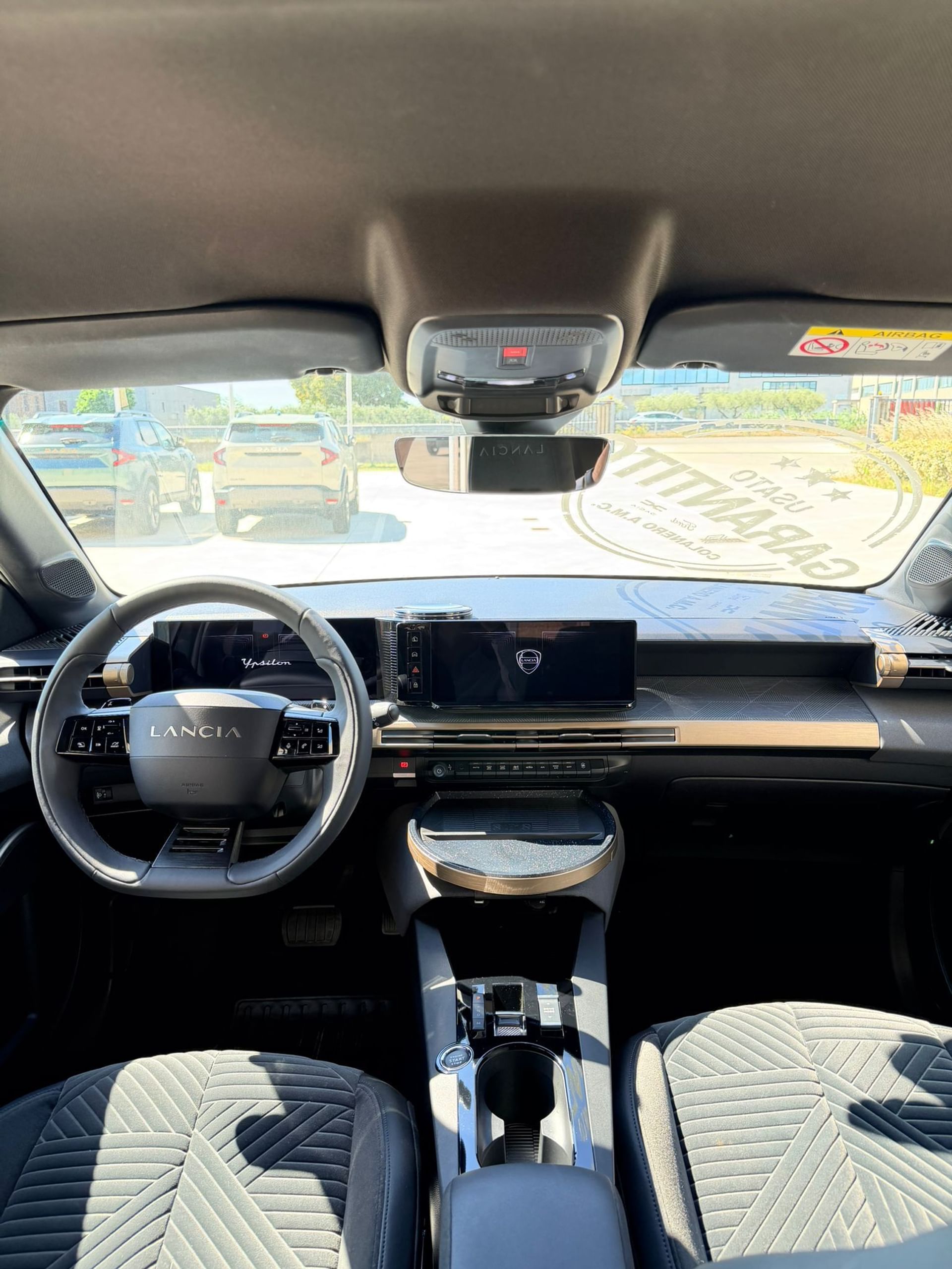 Lancia Ypsilon