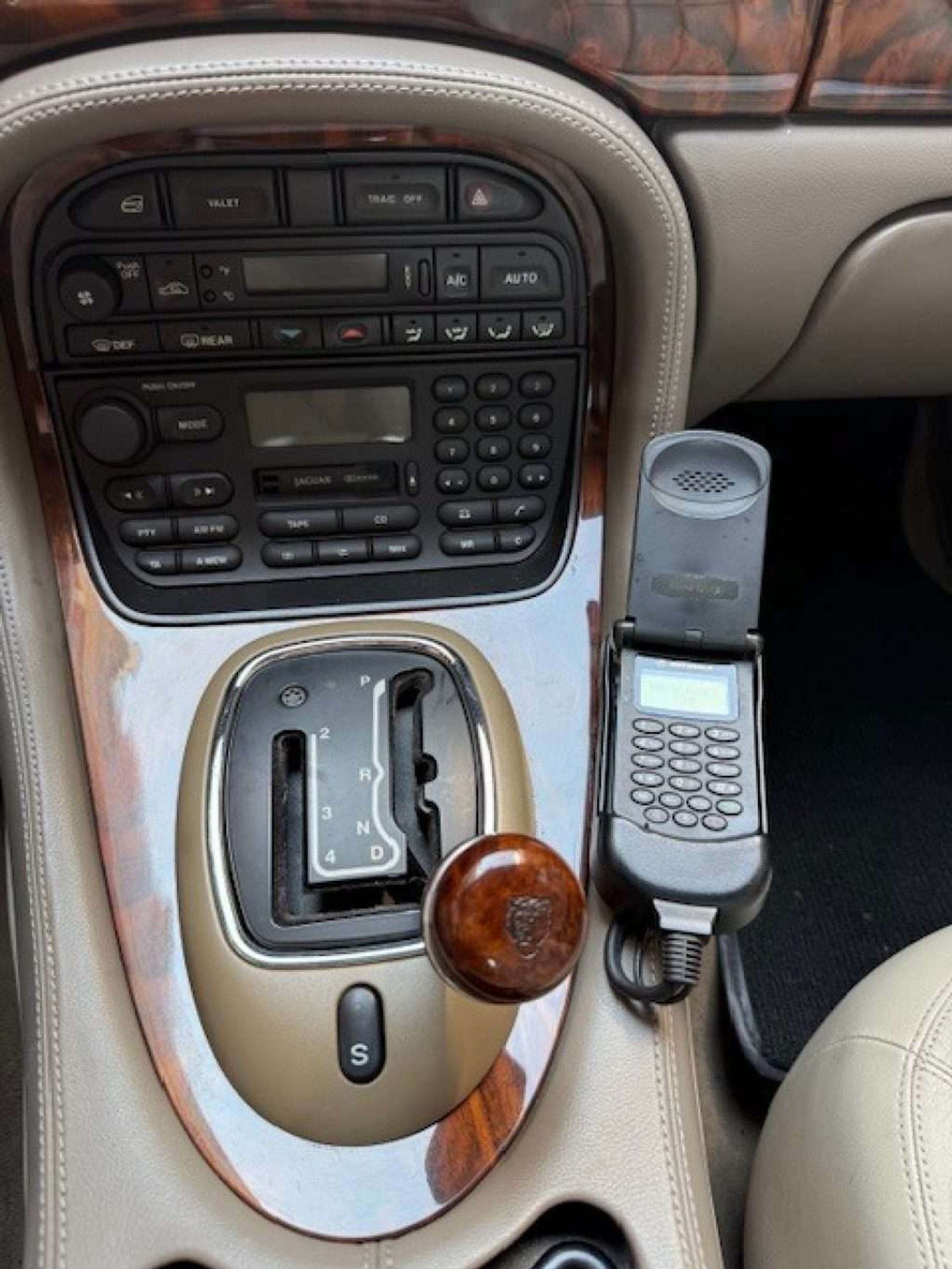 Jaguar XJ