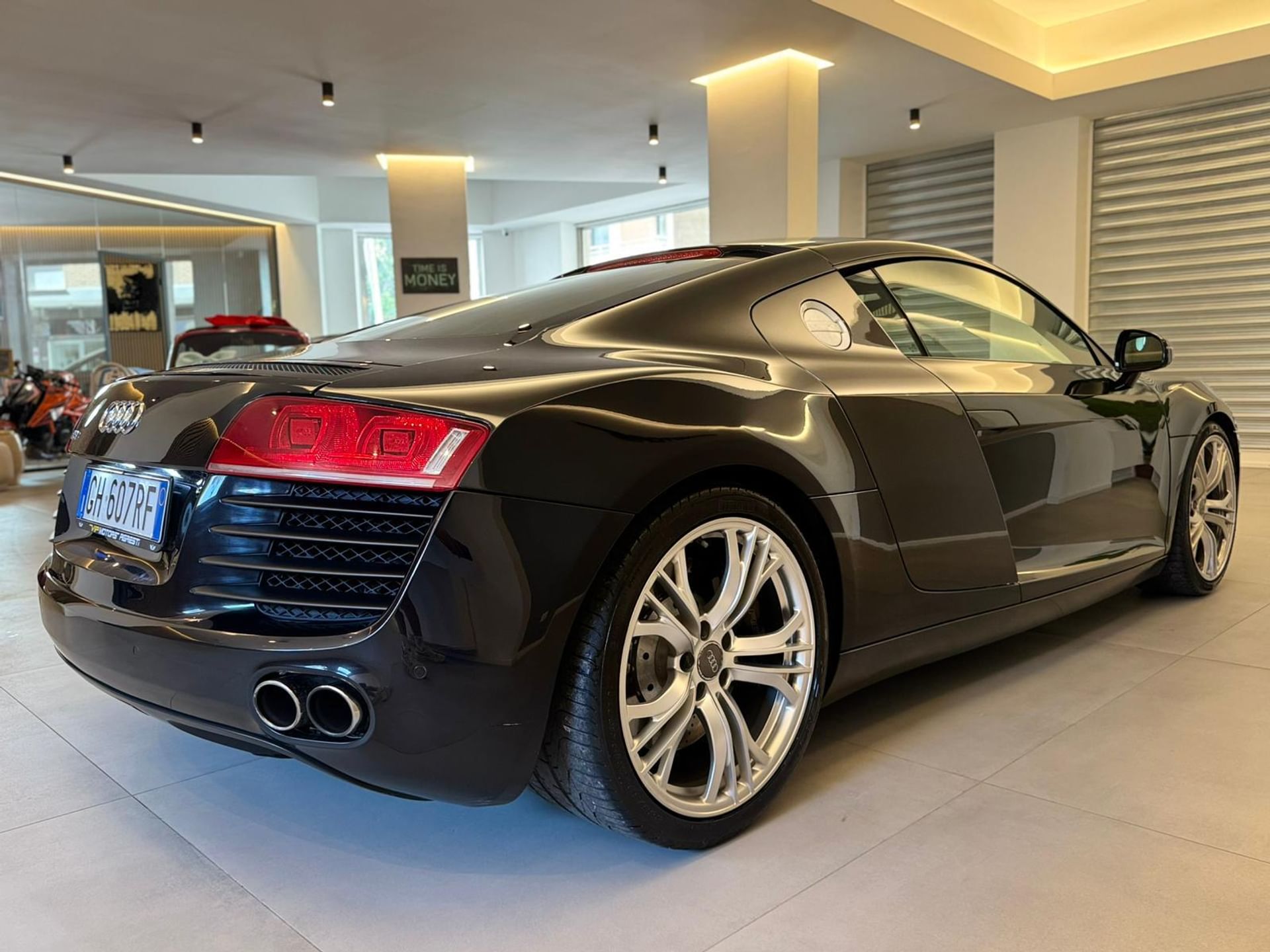 Audi R8