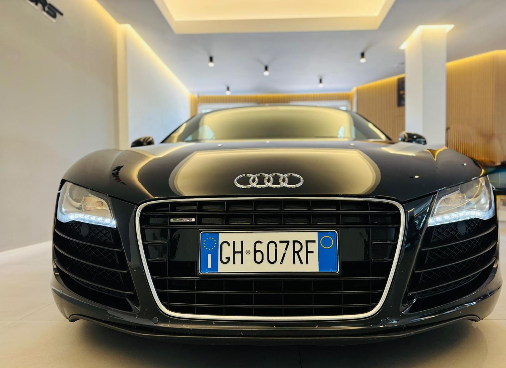 Audi R8