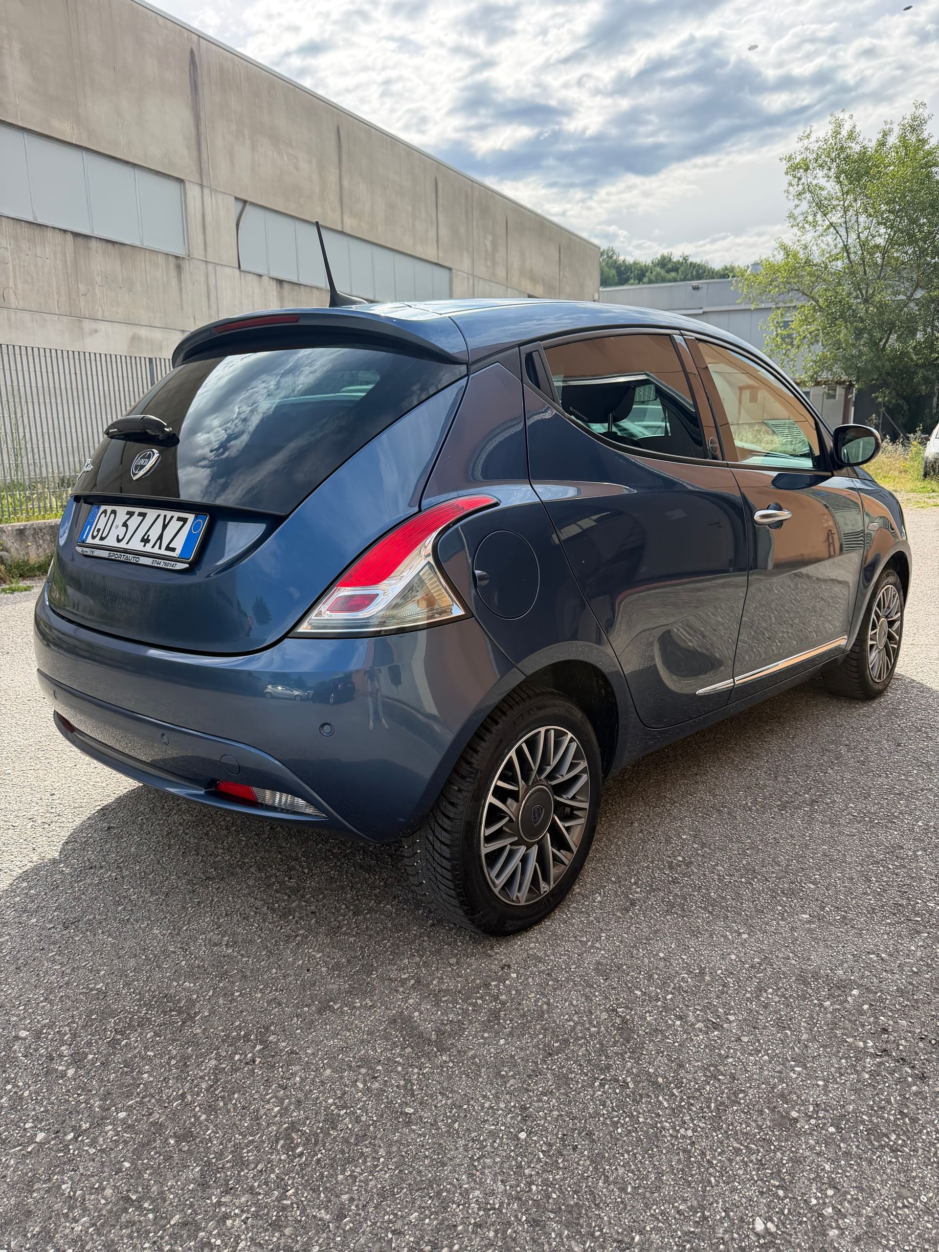Lancia Ypsilon