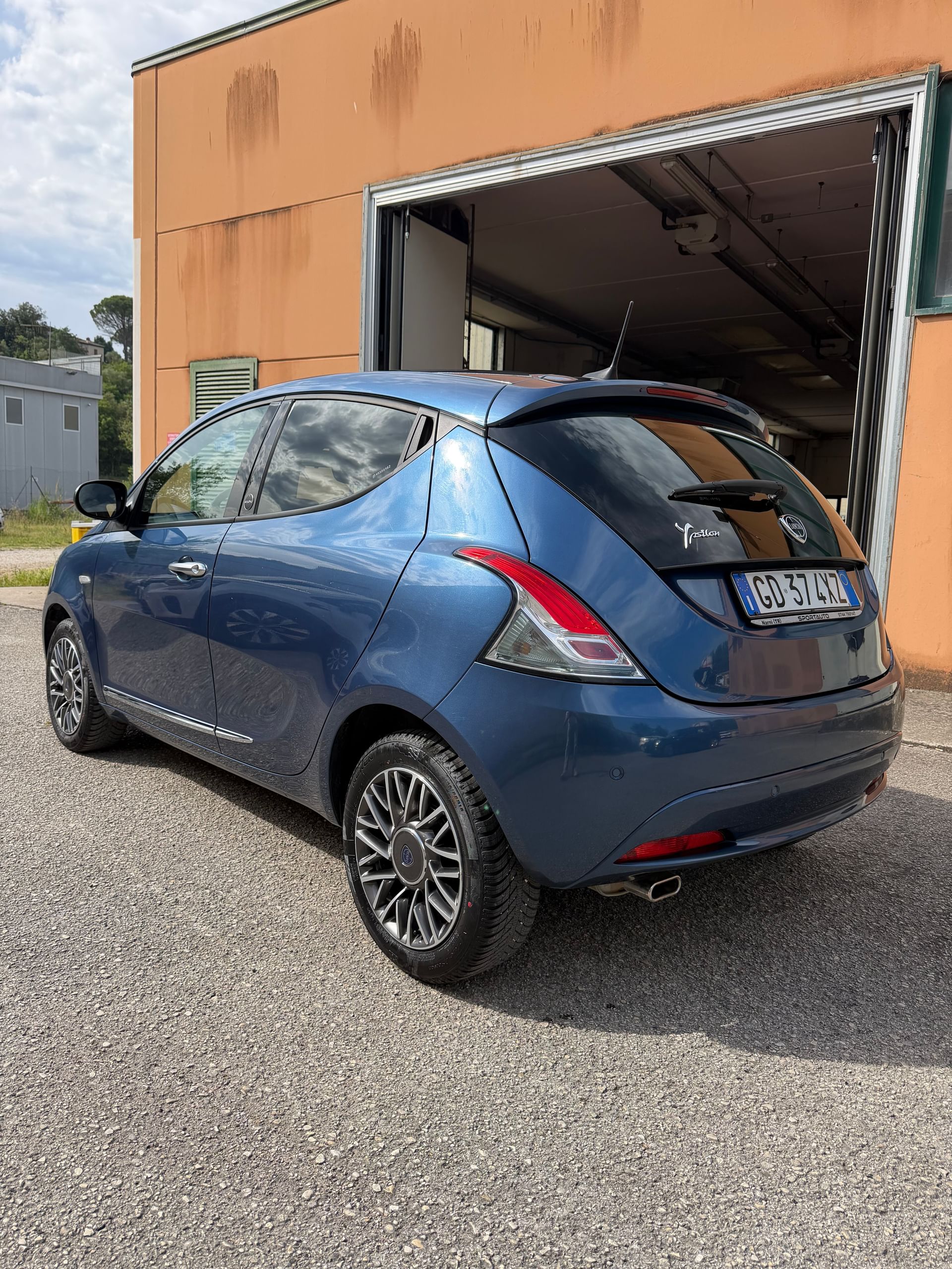 Lancia Ypsilon
