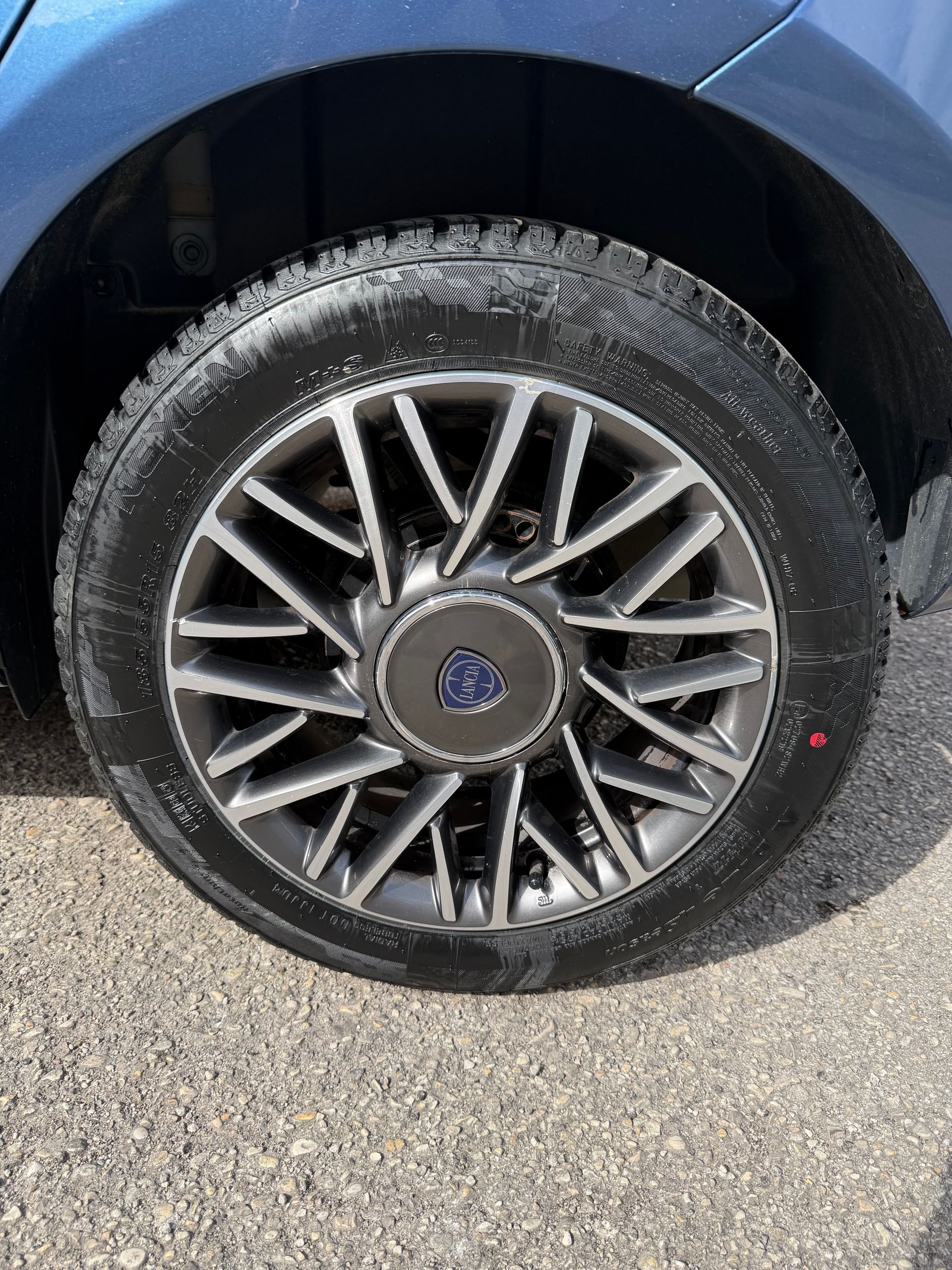 Lancia Ypsilon