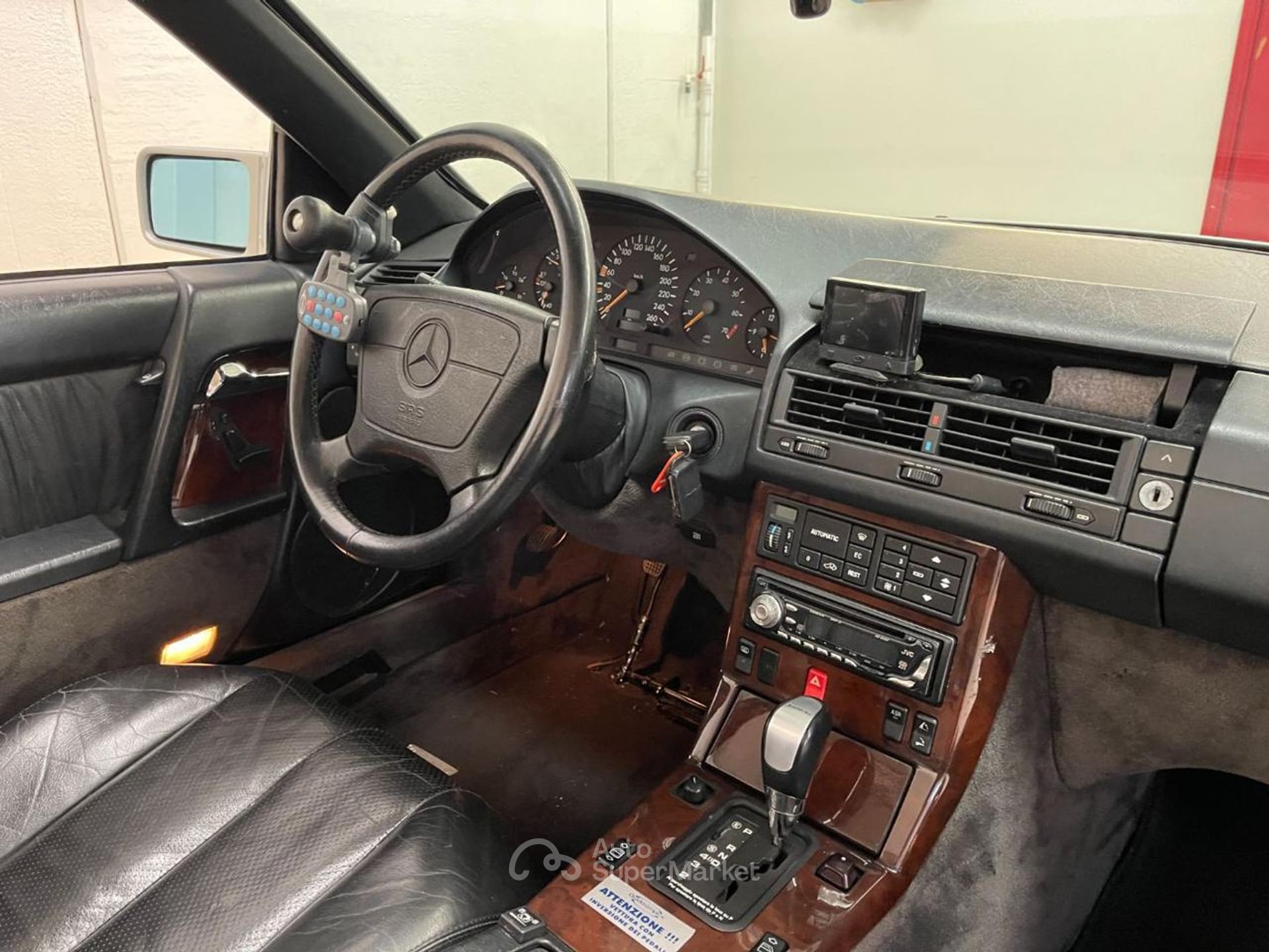 Mercedes-Benz SL 320