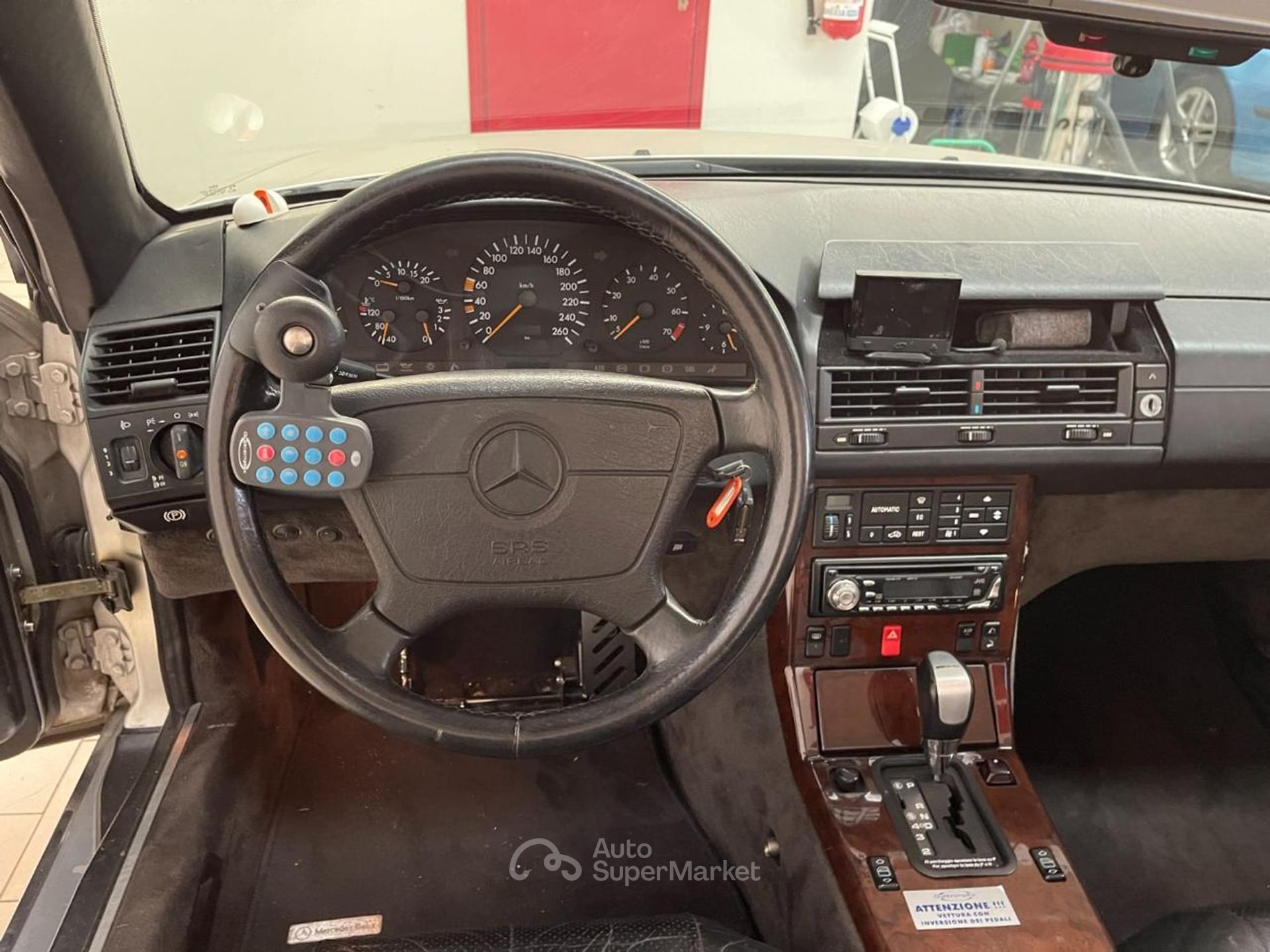 Mercedes-Benz SL 320