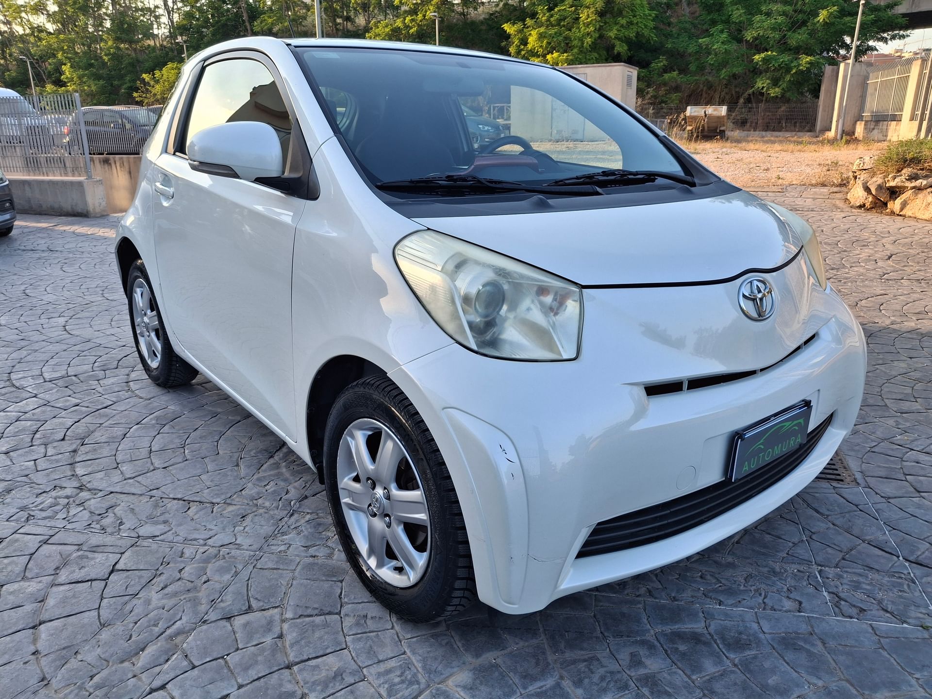 Toyota iQ