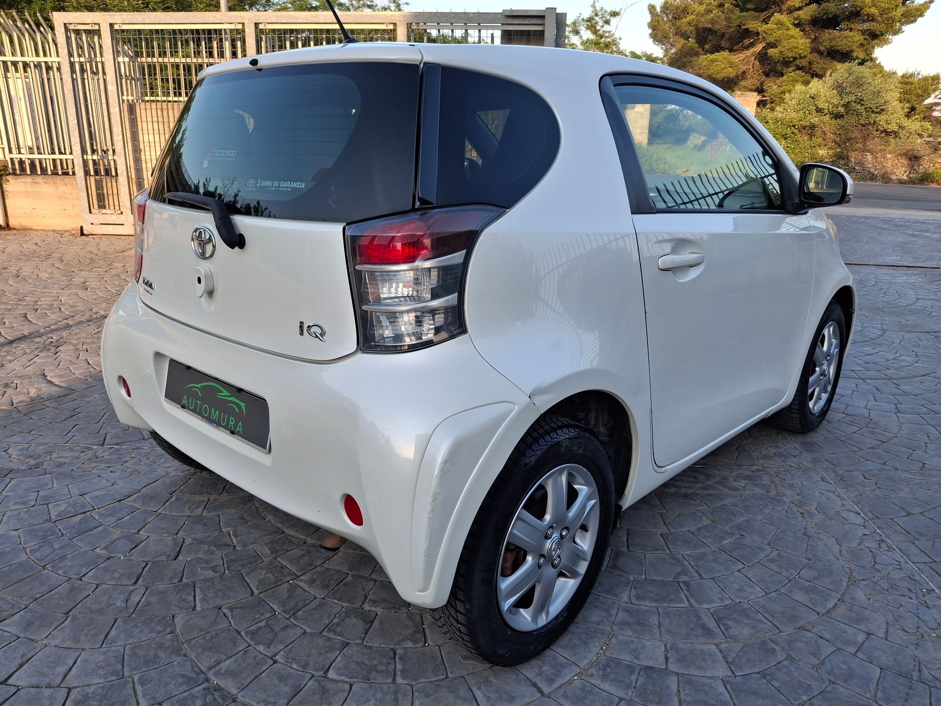 Toyota iQ