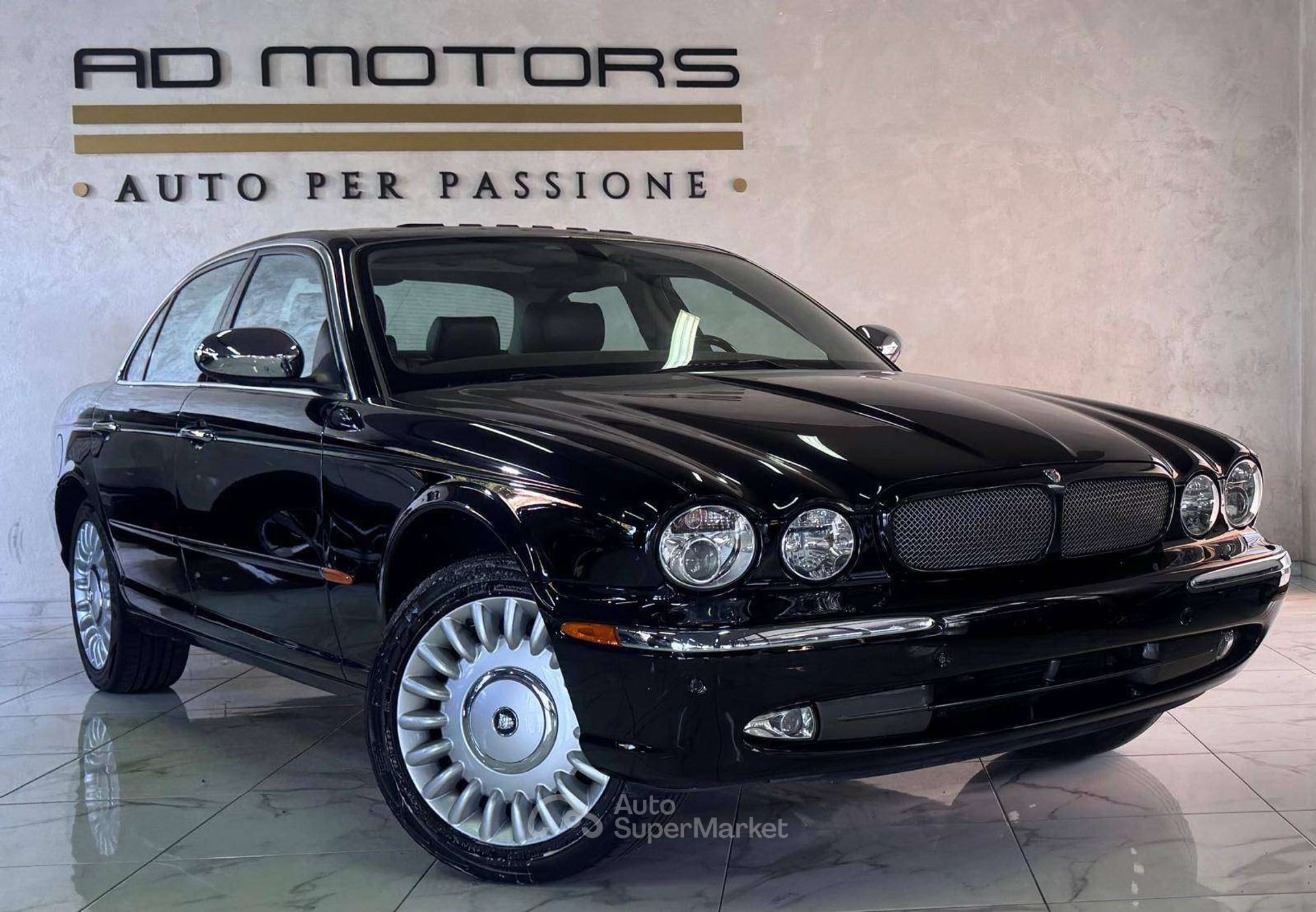Jaguar XJR