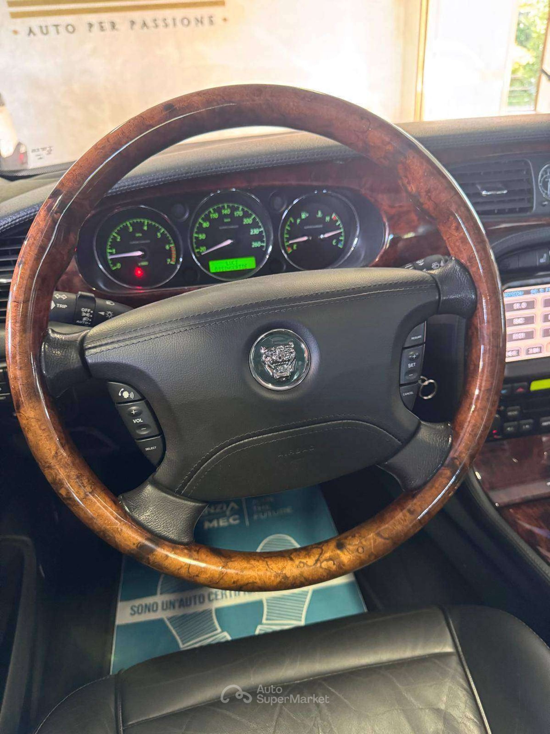 Jaguar XJR