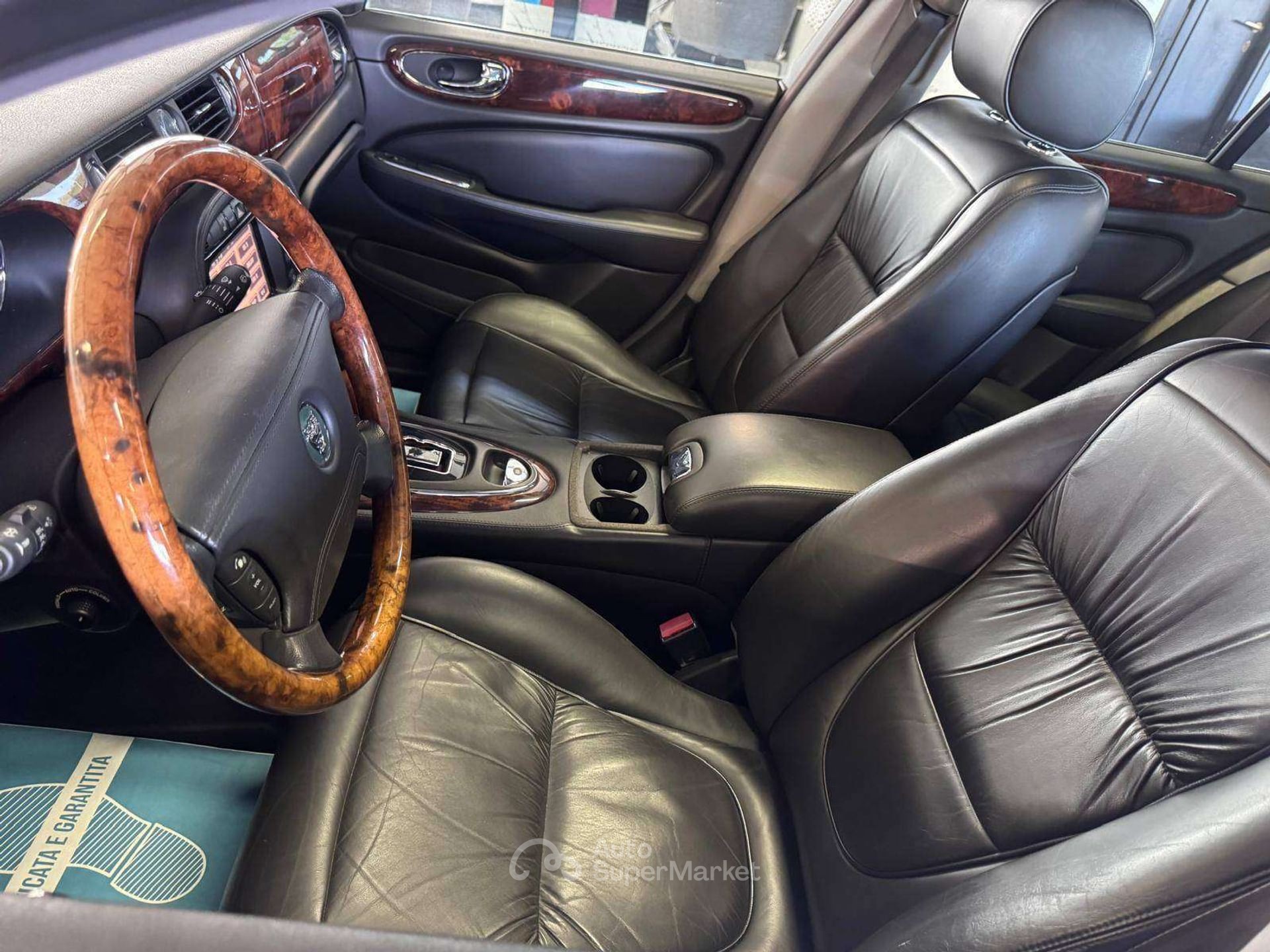 Jaguar XJR