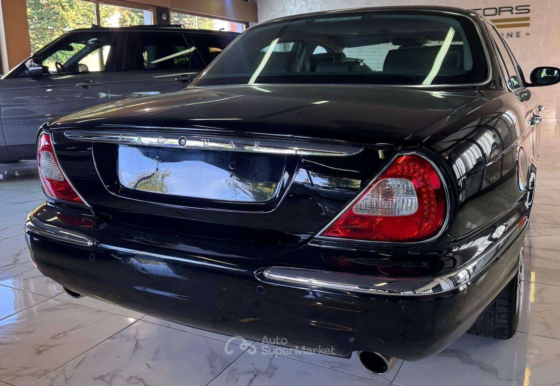 Jaguar XJR