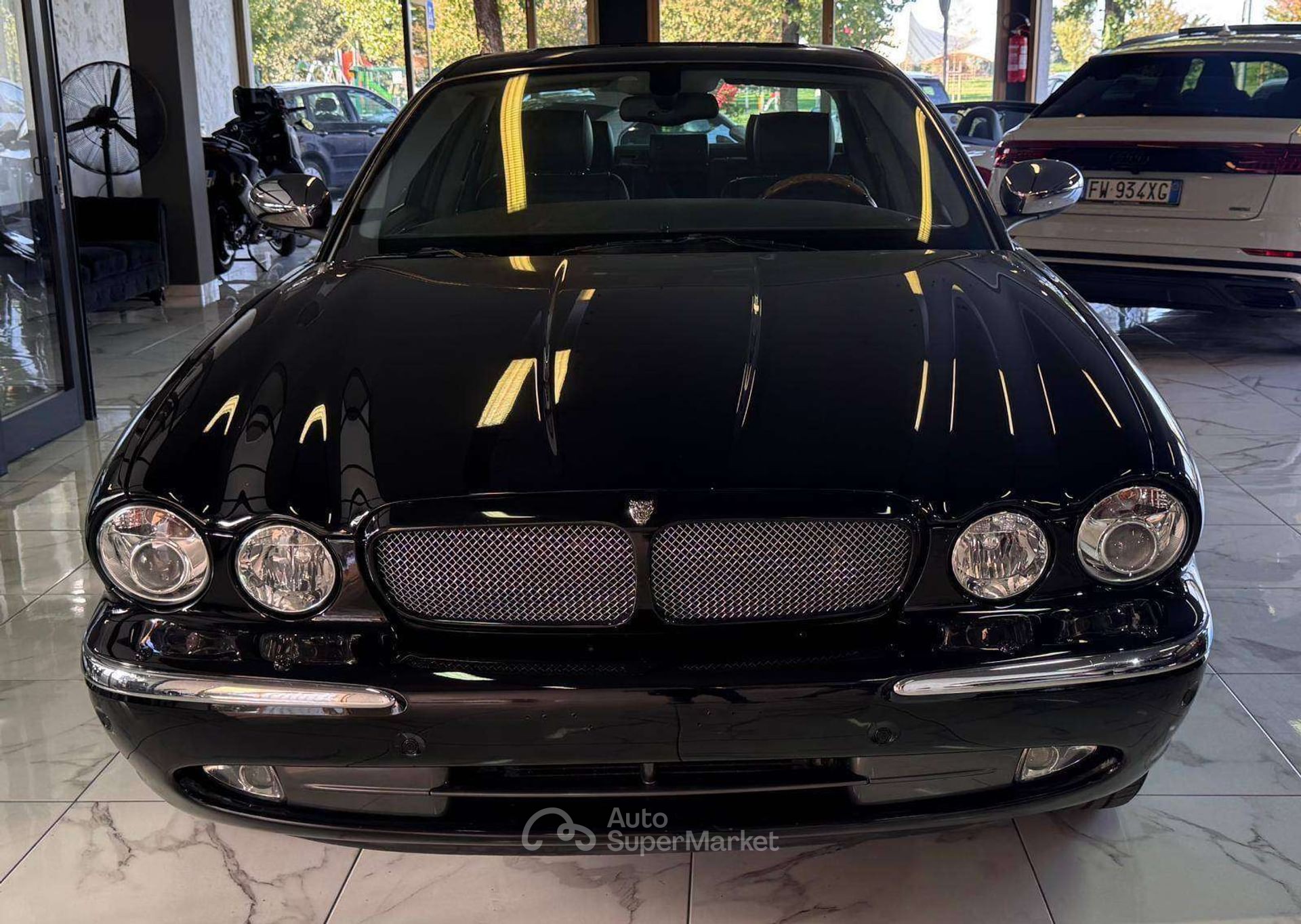 Jaguar XJR