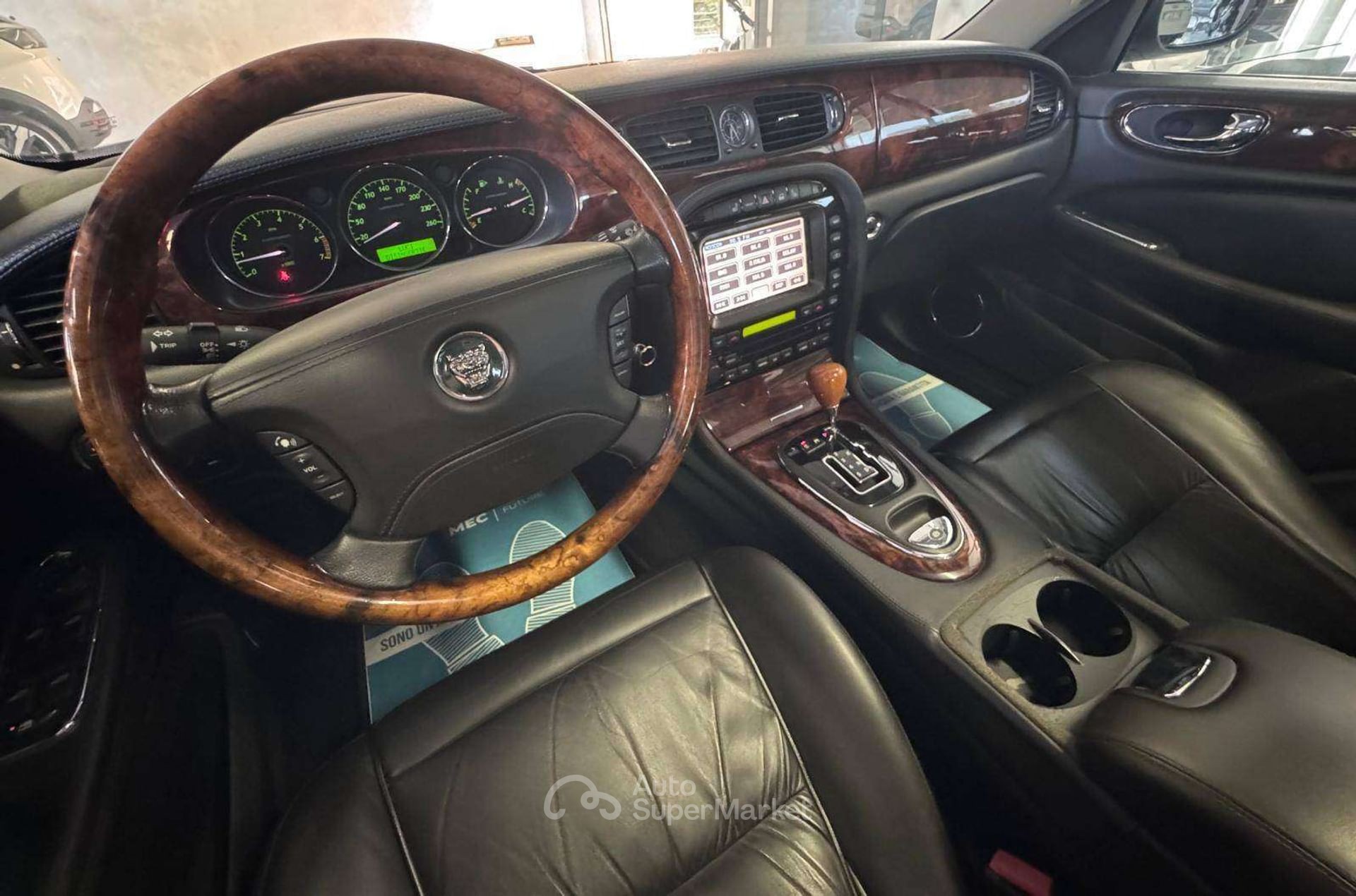 Jaguar XJR