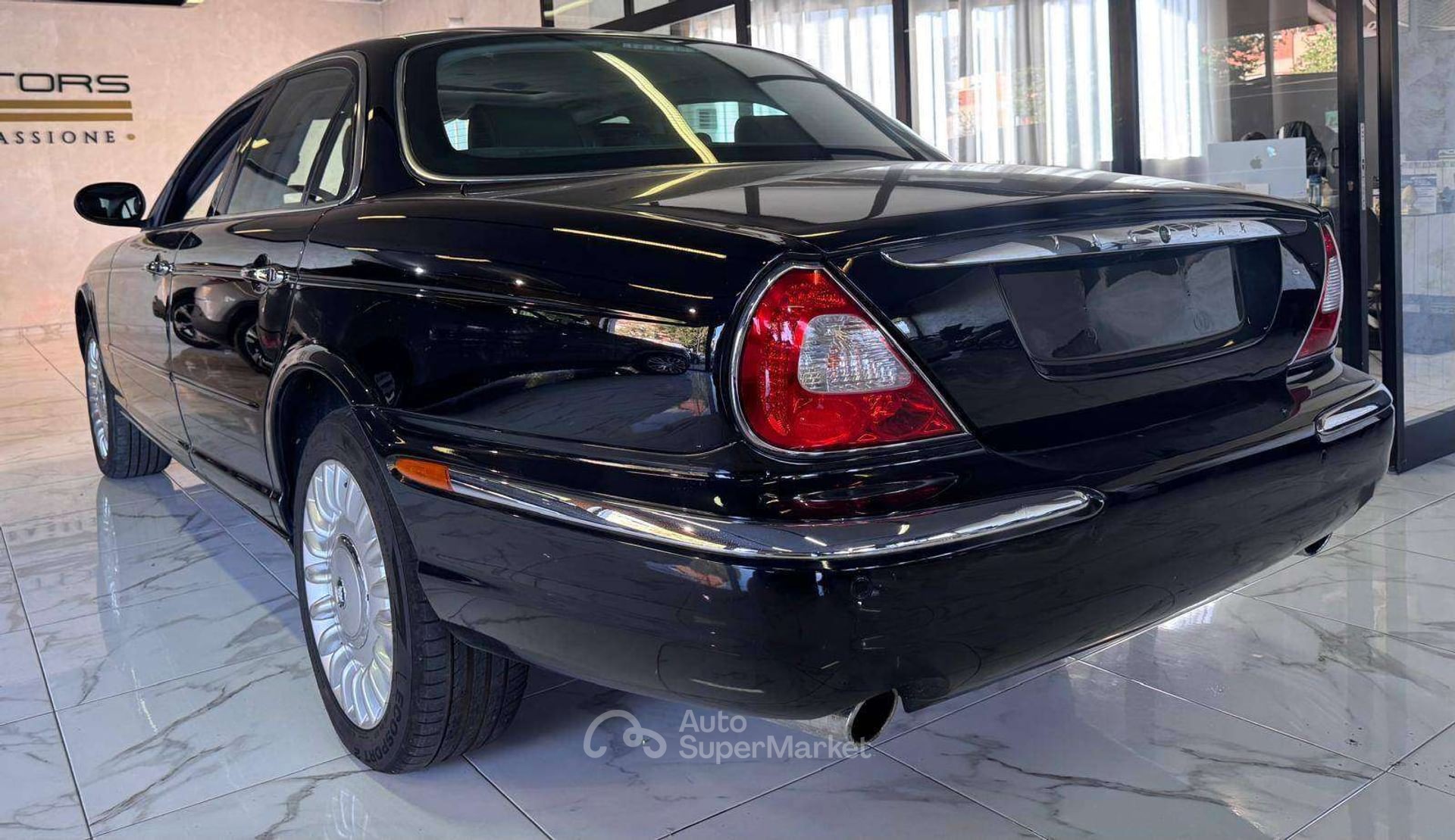 Jaguar XJR