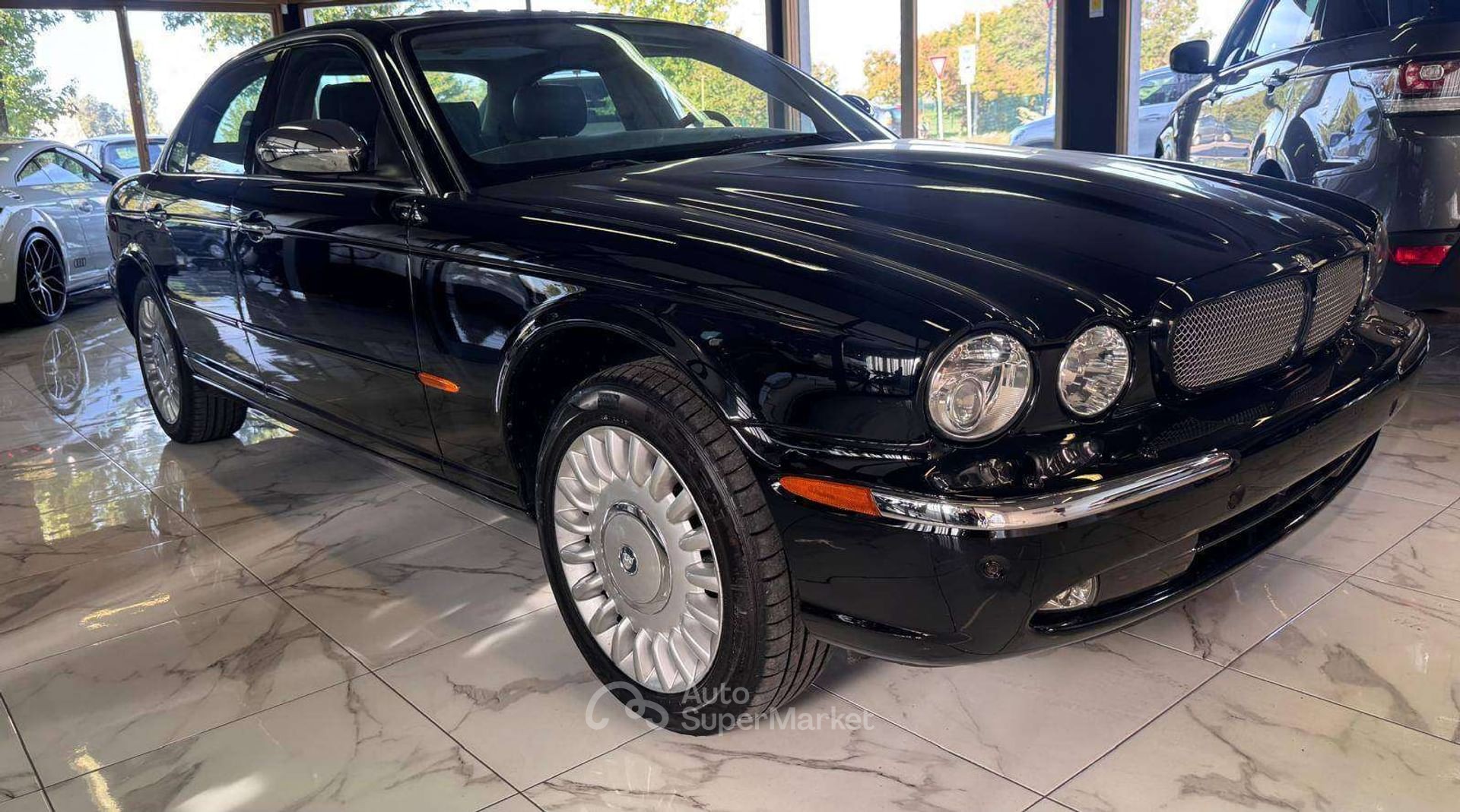 Jaguar XJR