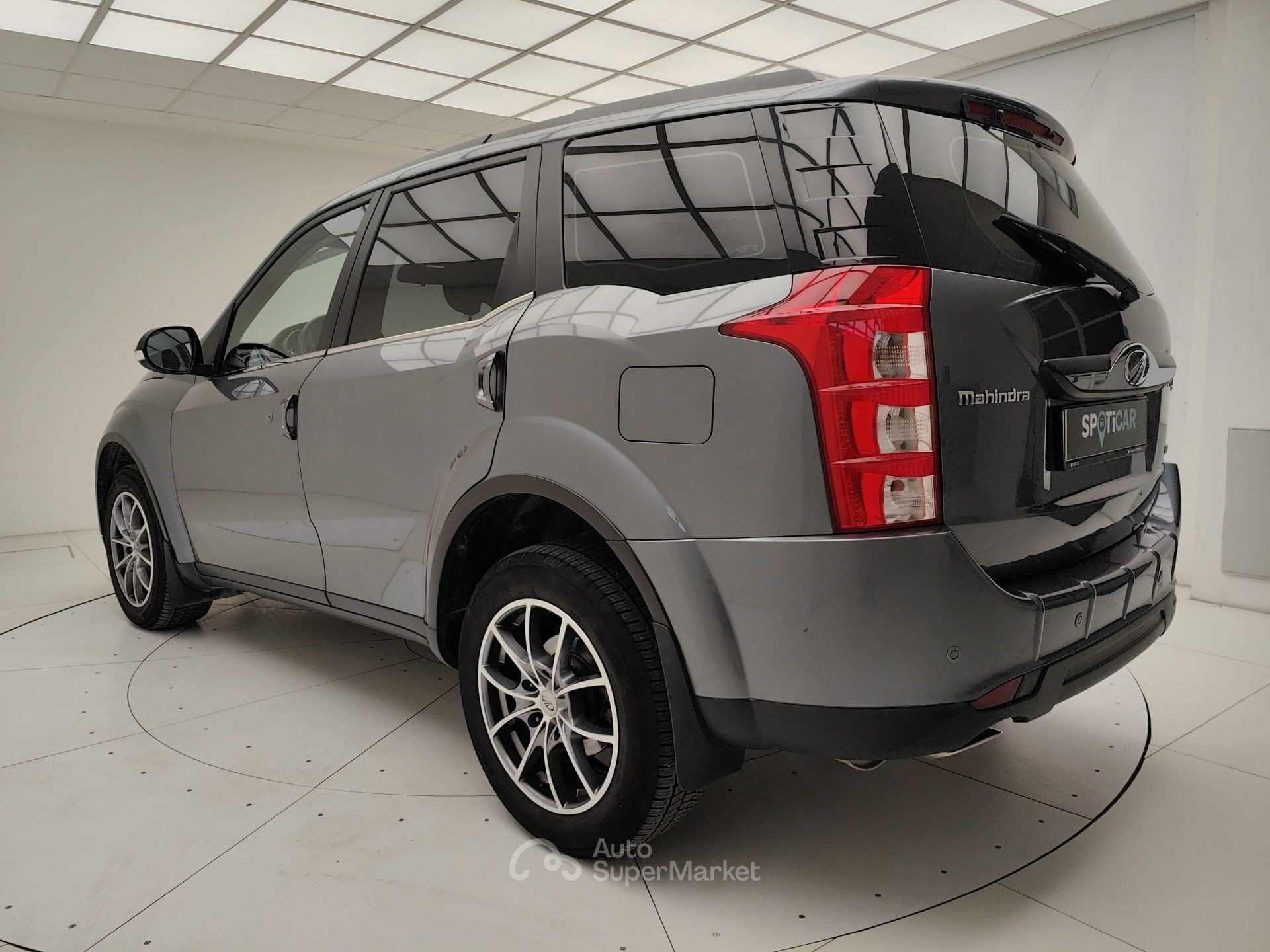 Mahindra XUV500