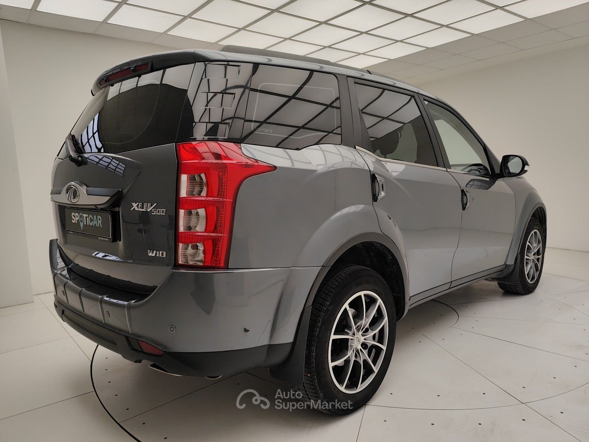 Mahindra XUV500