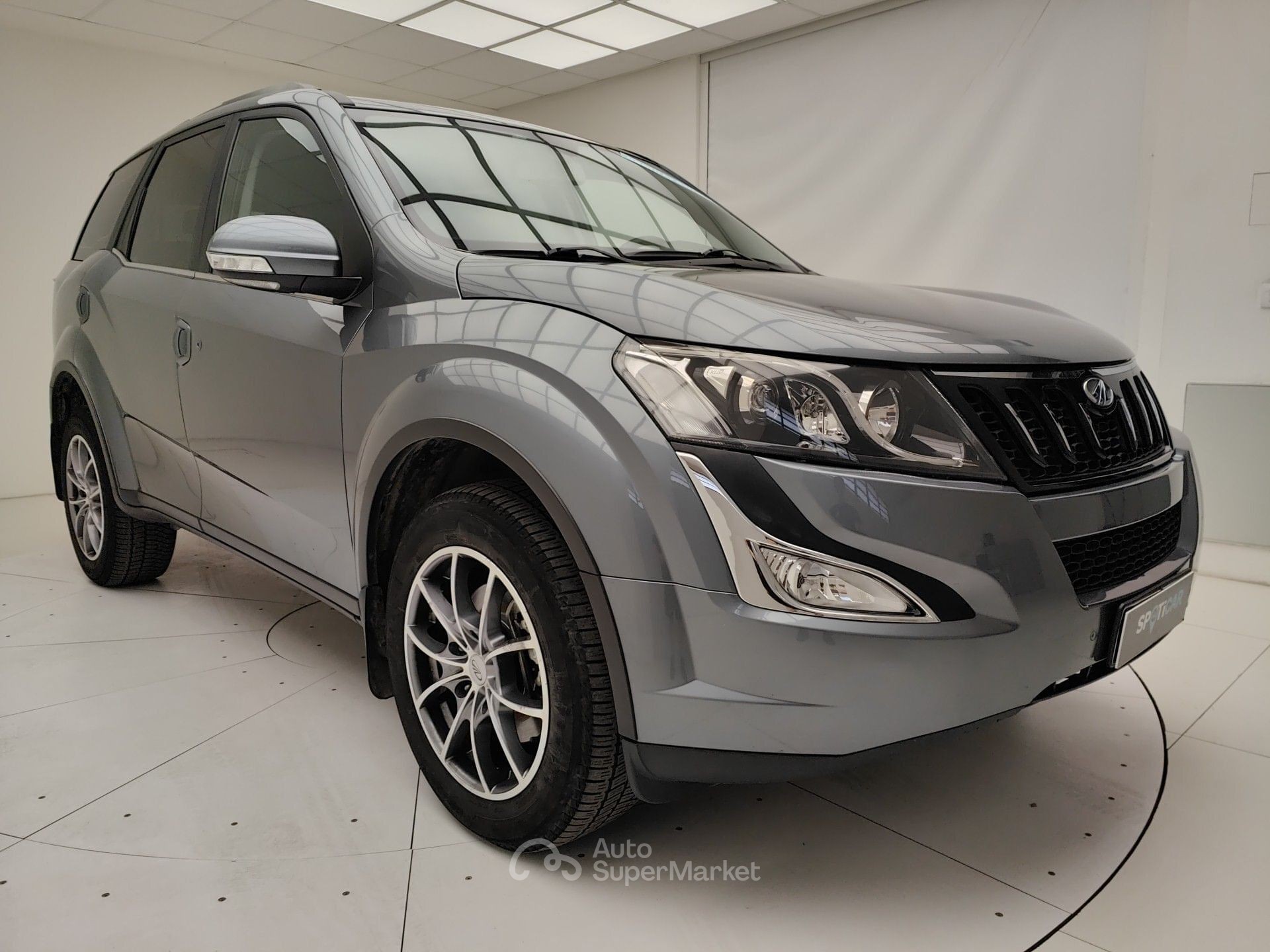 Mahindra XUV500