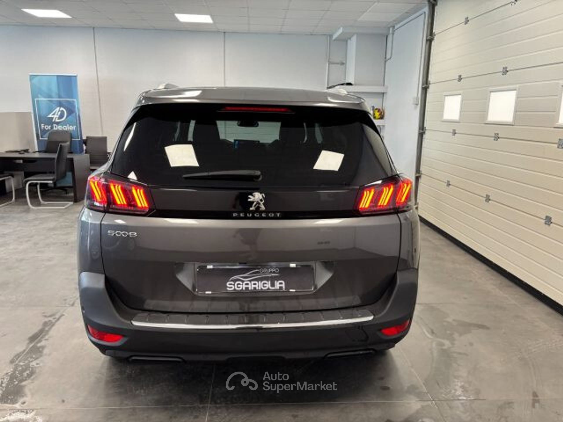 Peugeot 5008