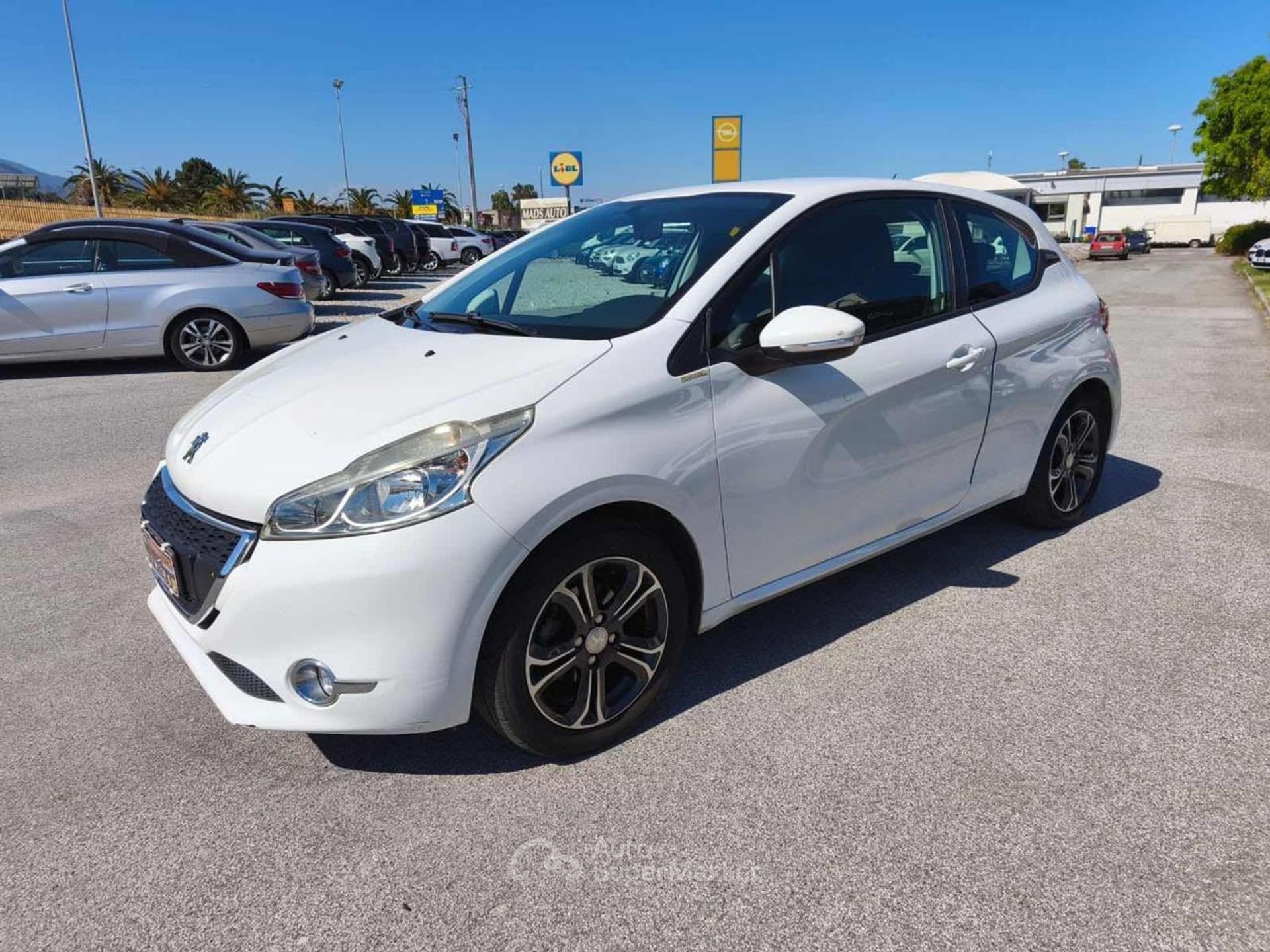 Peugeot 208