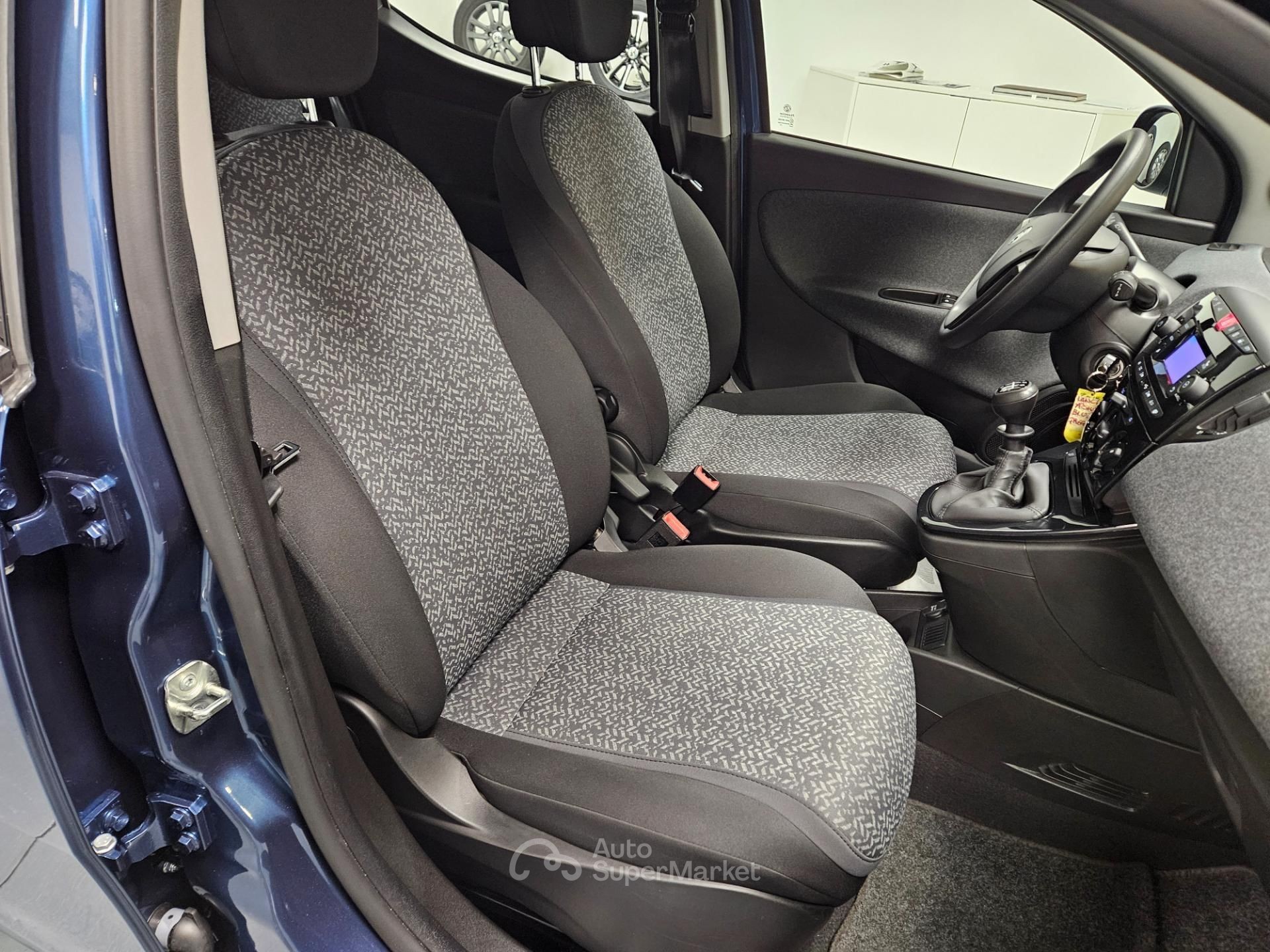 Lancia Ypsilon