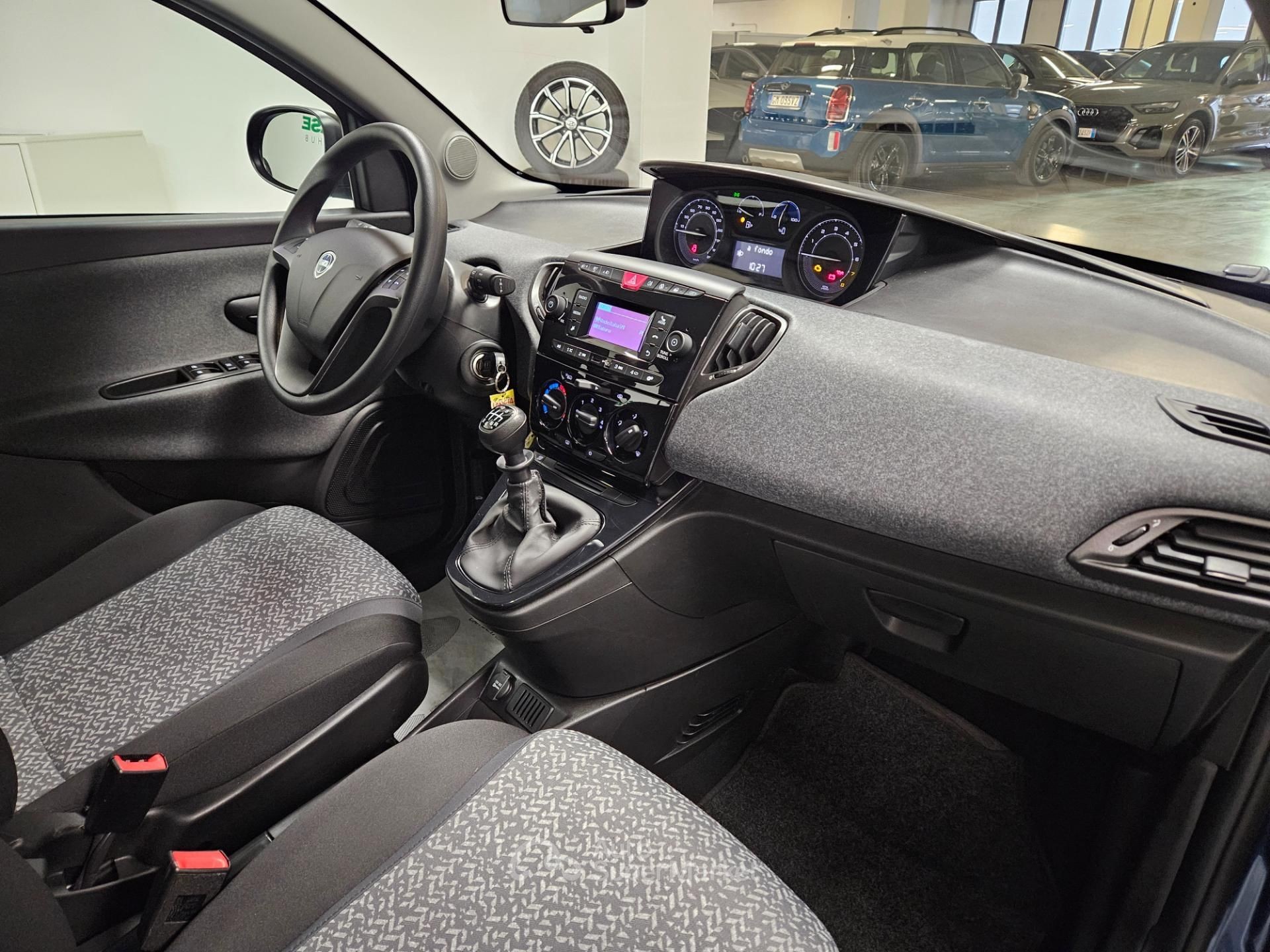 Lancia Ypsilon