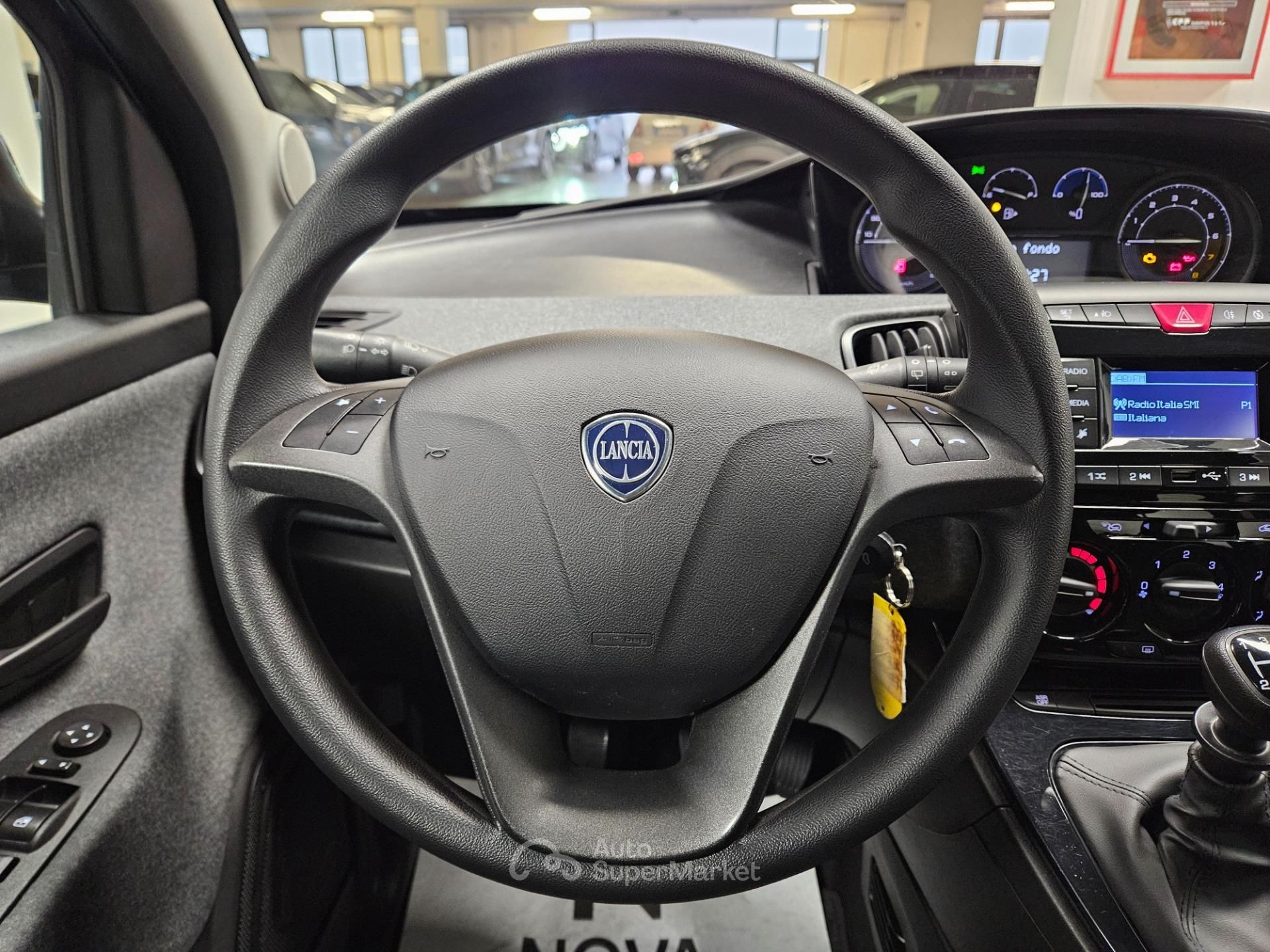Lancia Ypsilon