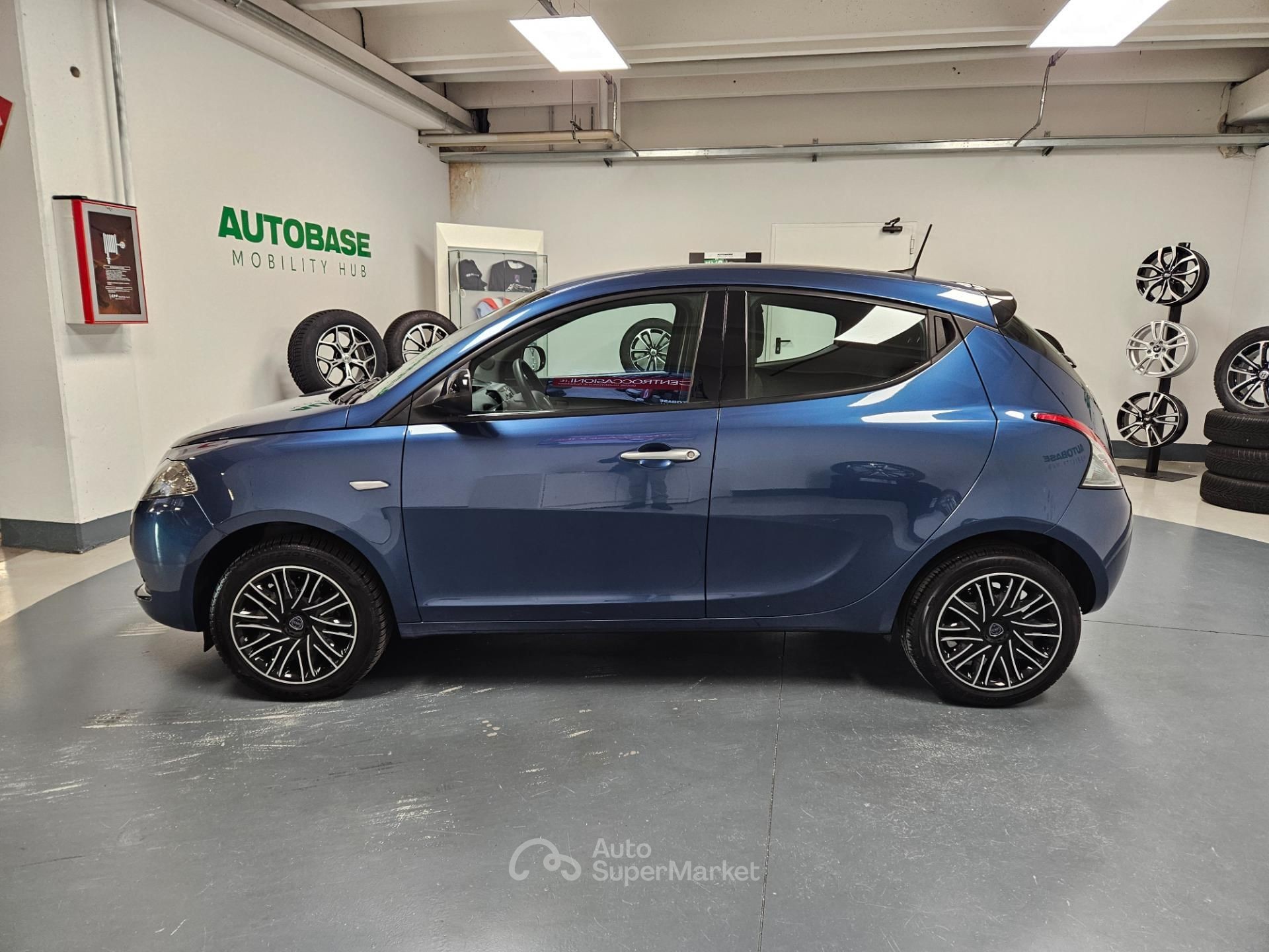 Lancia Ypsilon