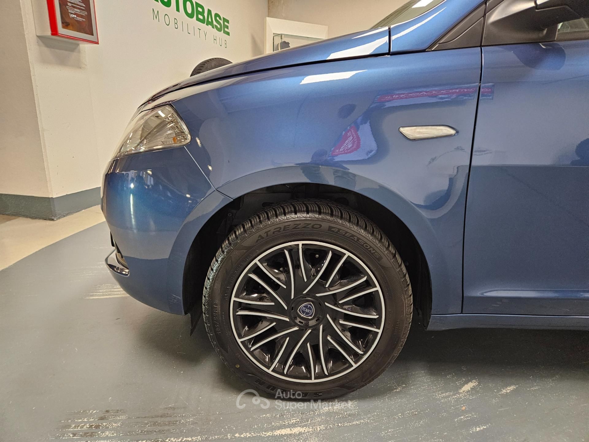 Lancia Ypsilon