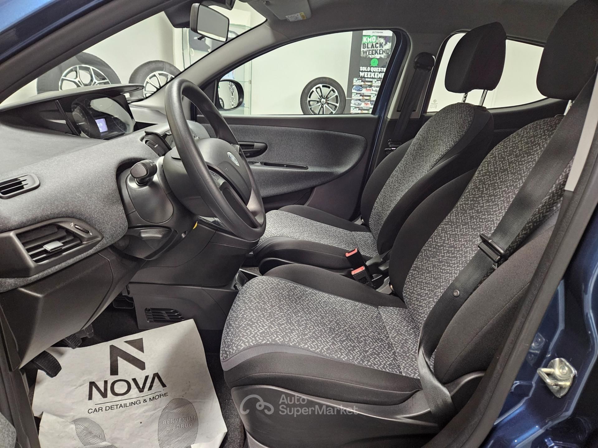 Lancia Ypsilon