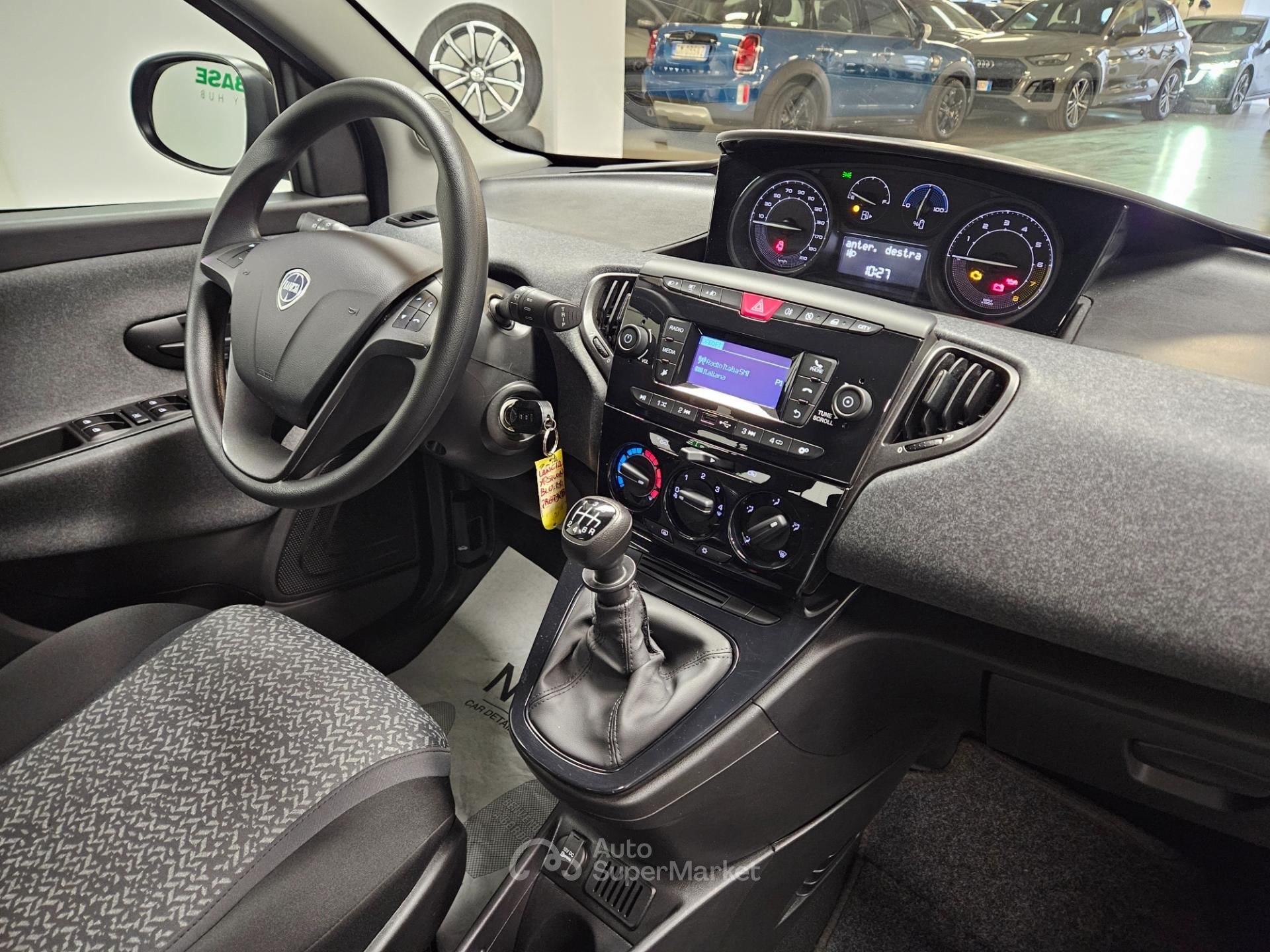 Lancia Ypsilon