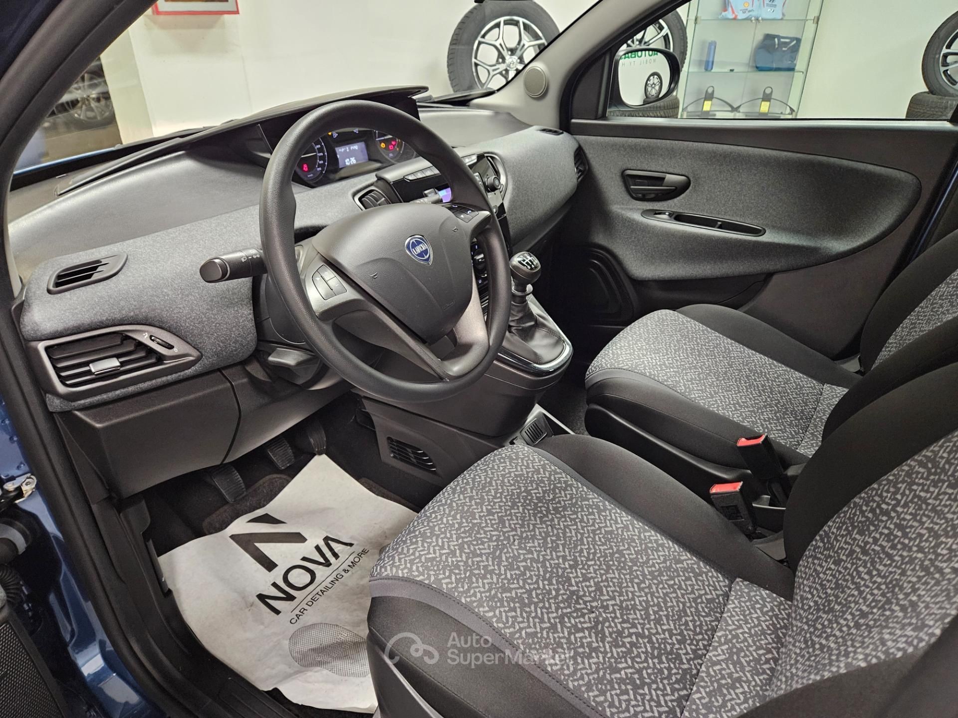 Lancia Ypsilon