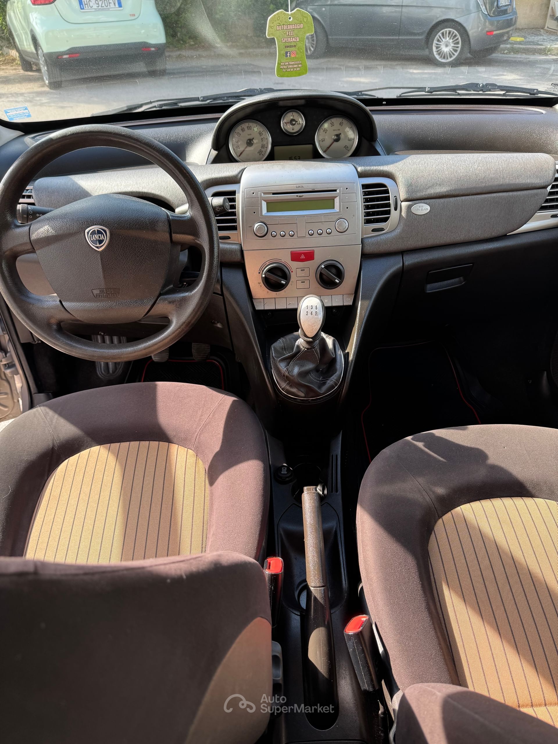 Lancia Ypsilon