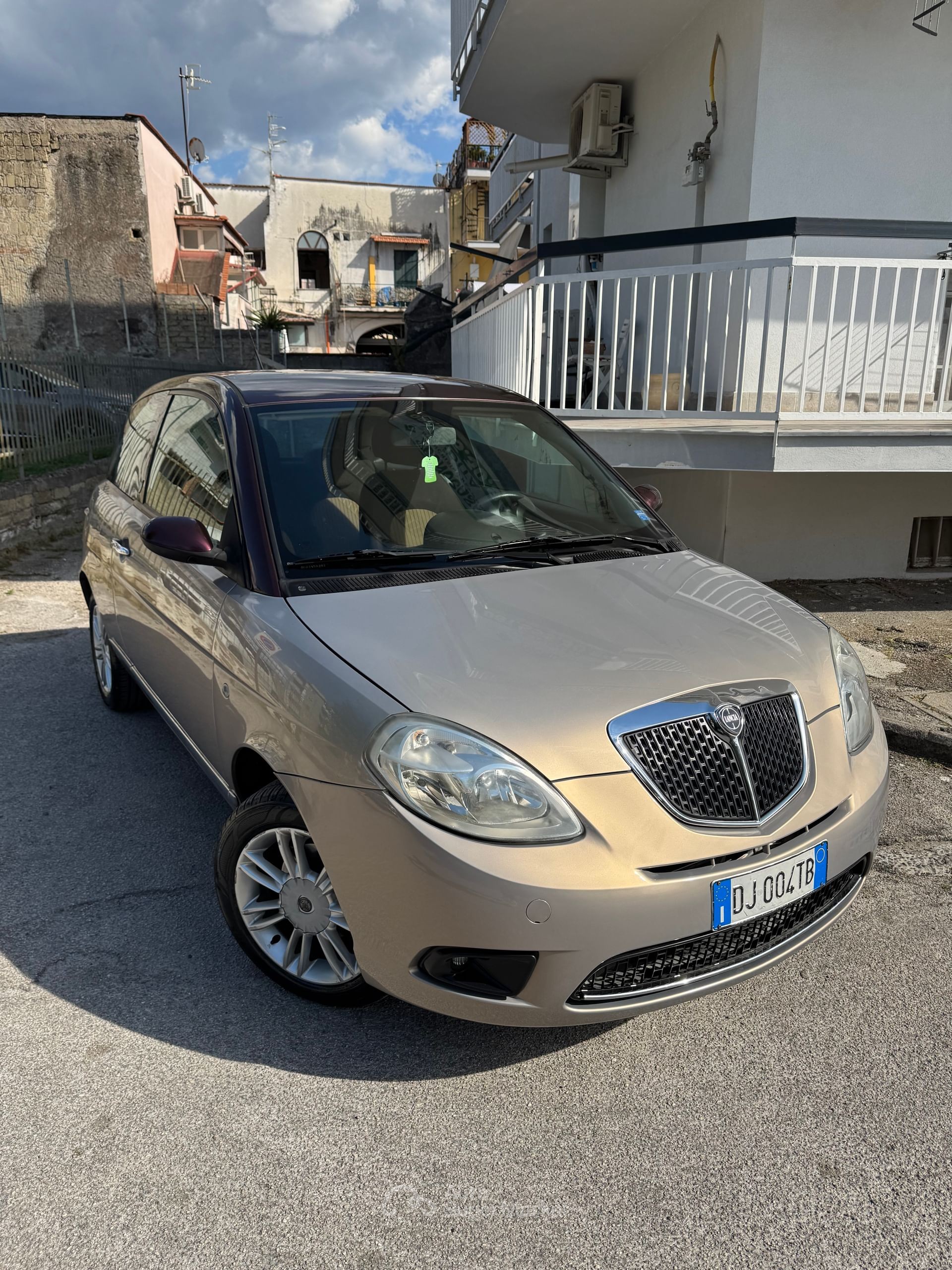 Lancia Ypsilon