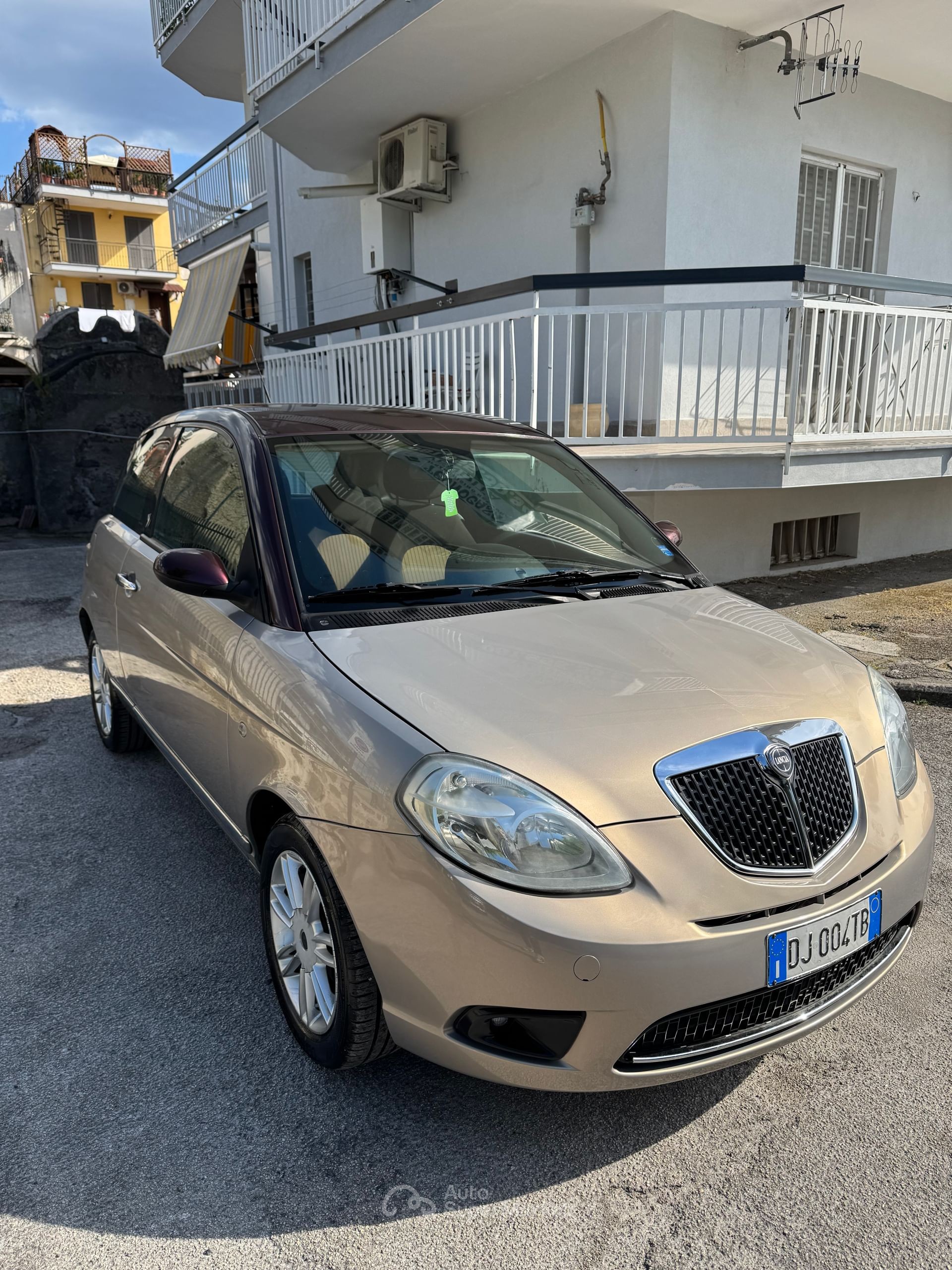 Lancia Ypsilon