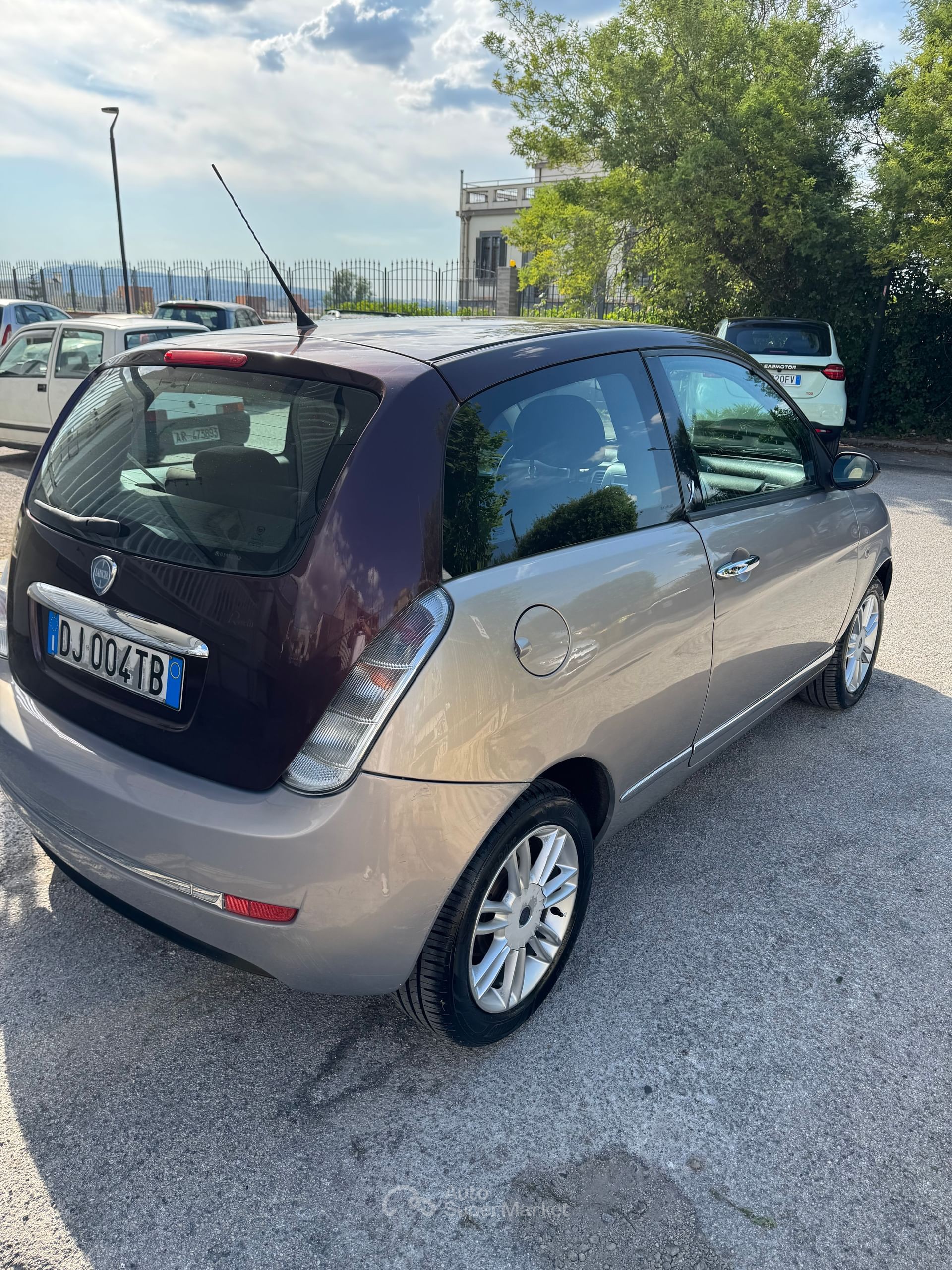 Lancia Ypsilon
