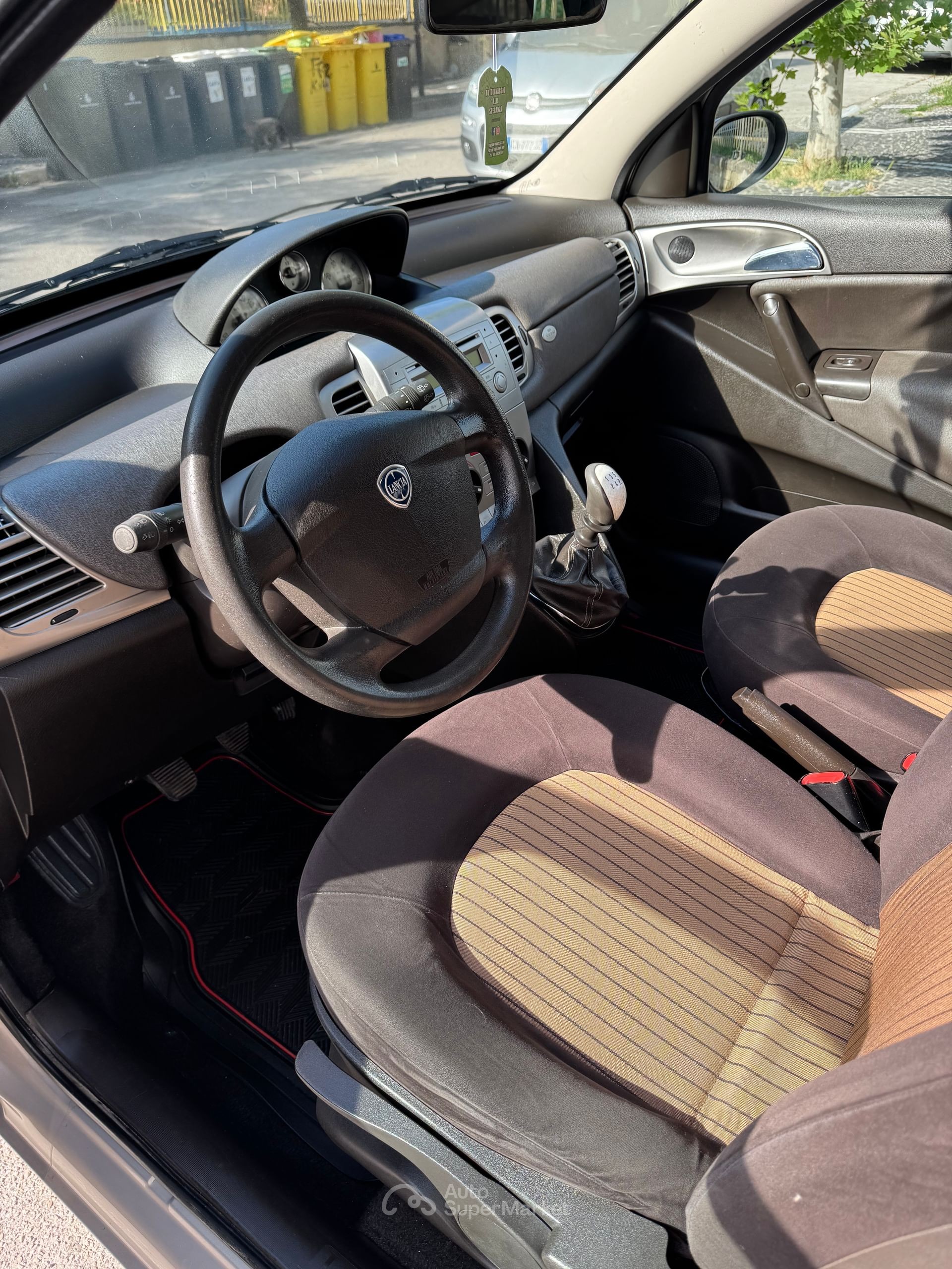Lancia Ypsilon