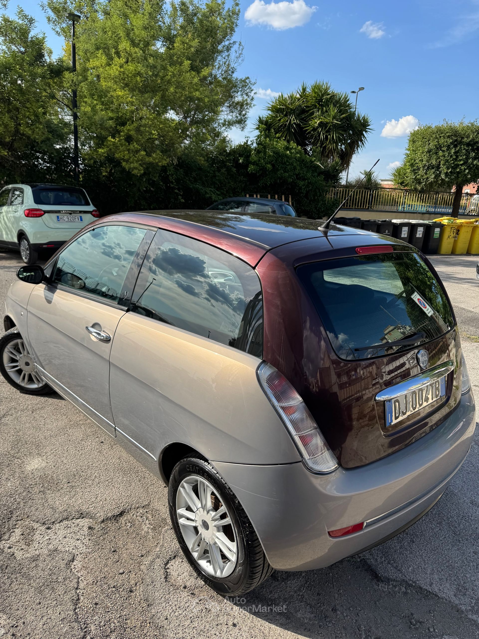 Lancia Ypsilon