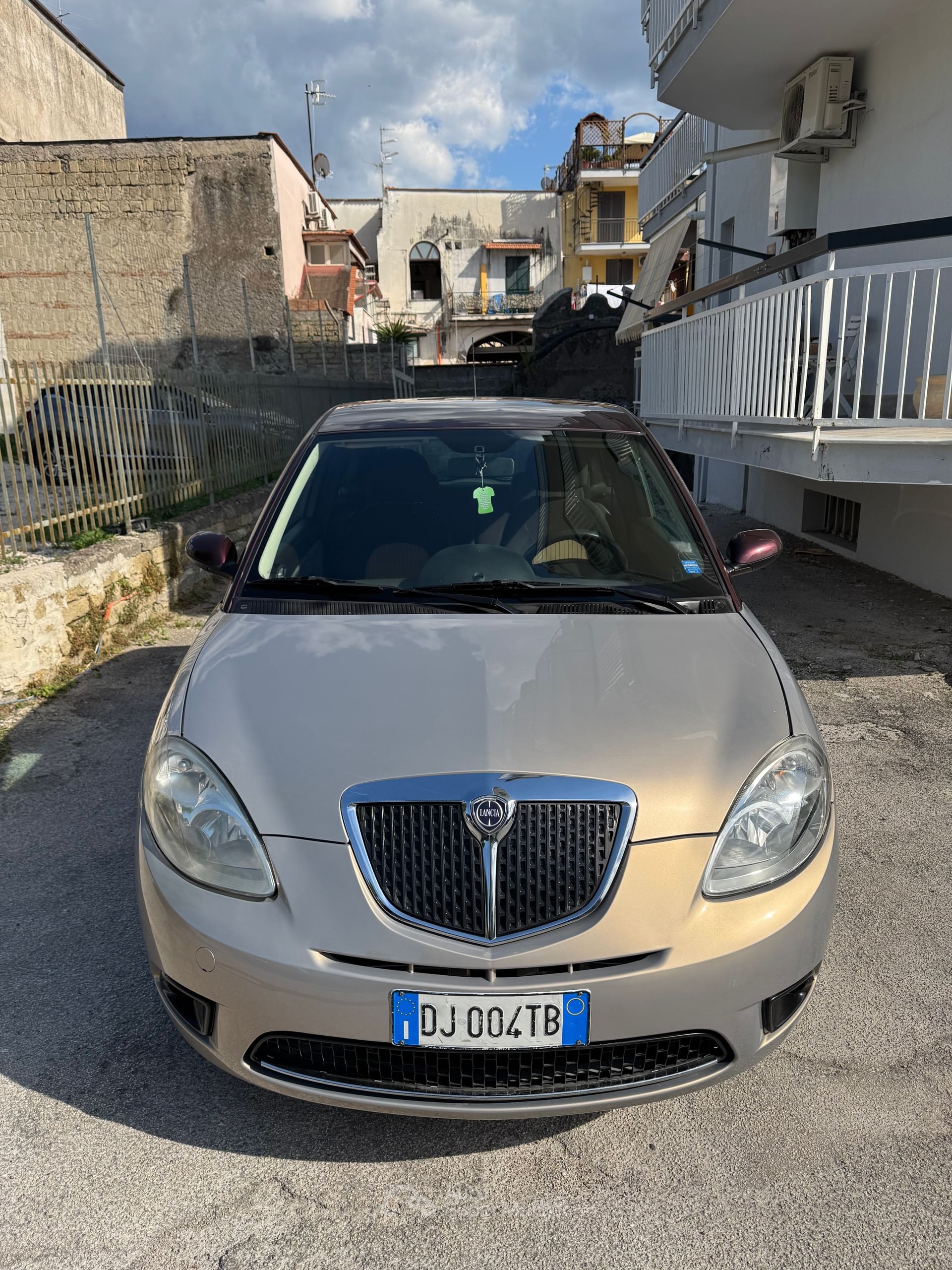 Lancia Ypsilon