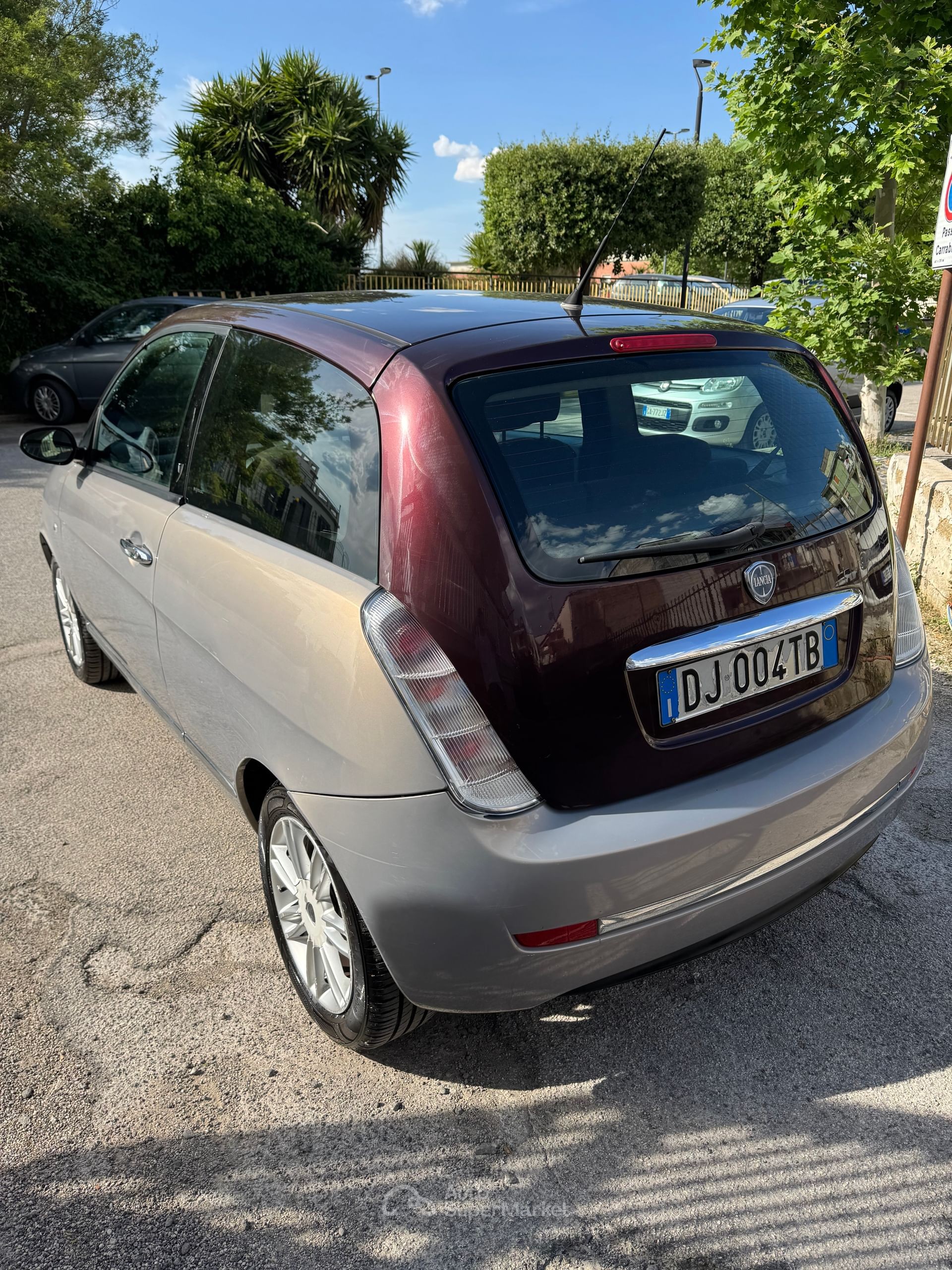 Lancia Ypsilon