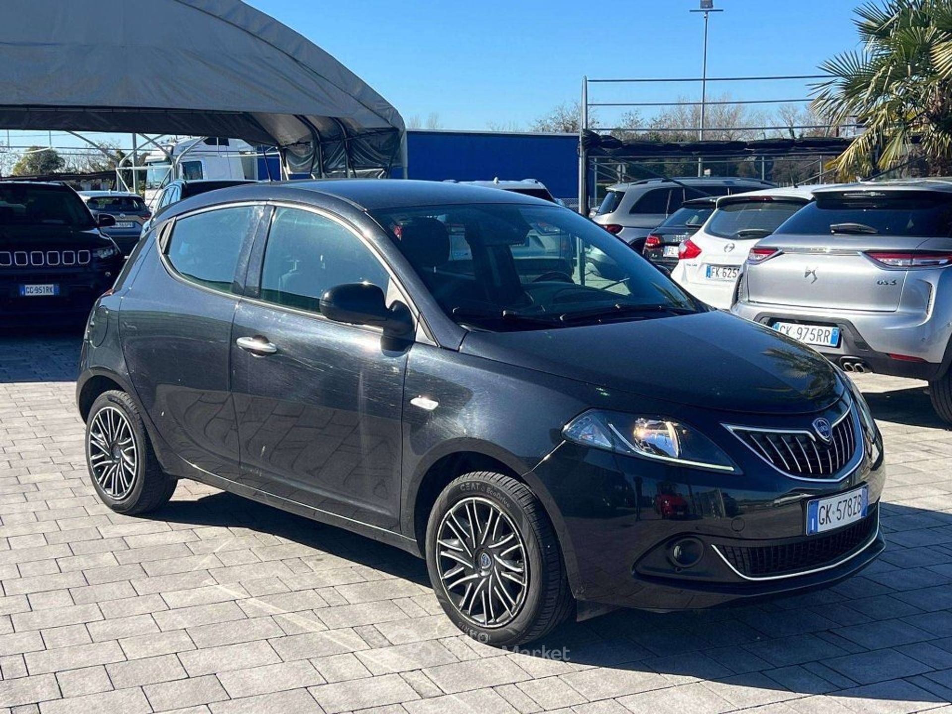 Lancia Ypsilon