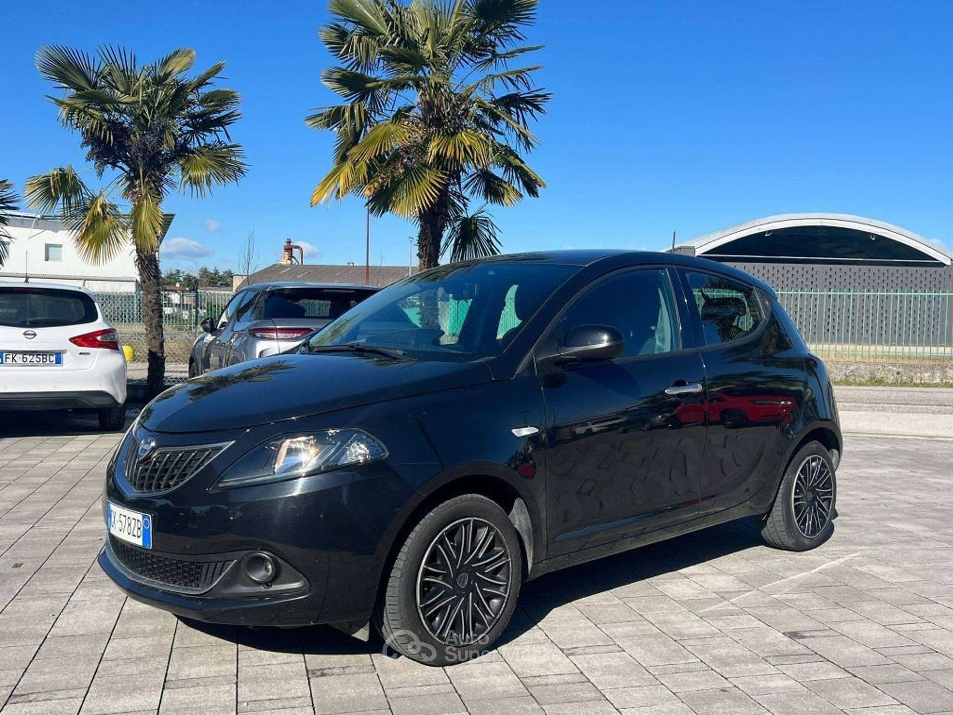 Lancia Ypsilon