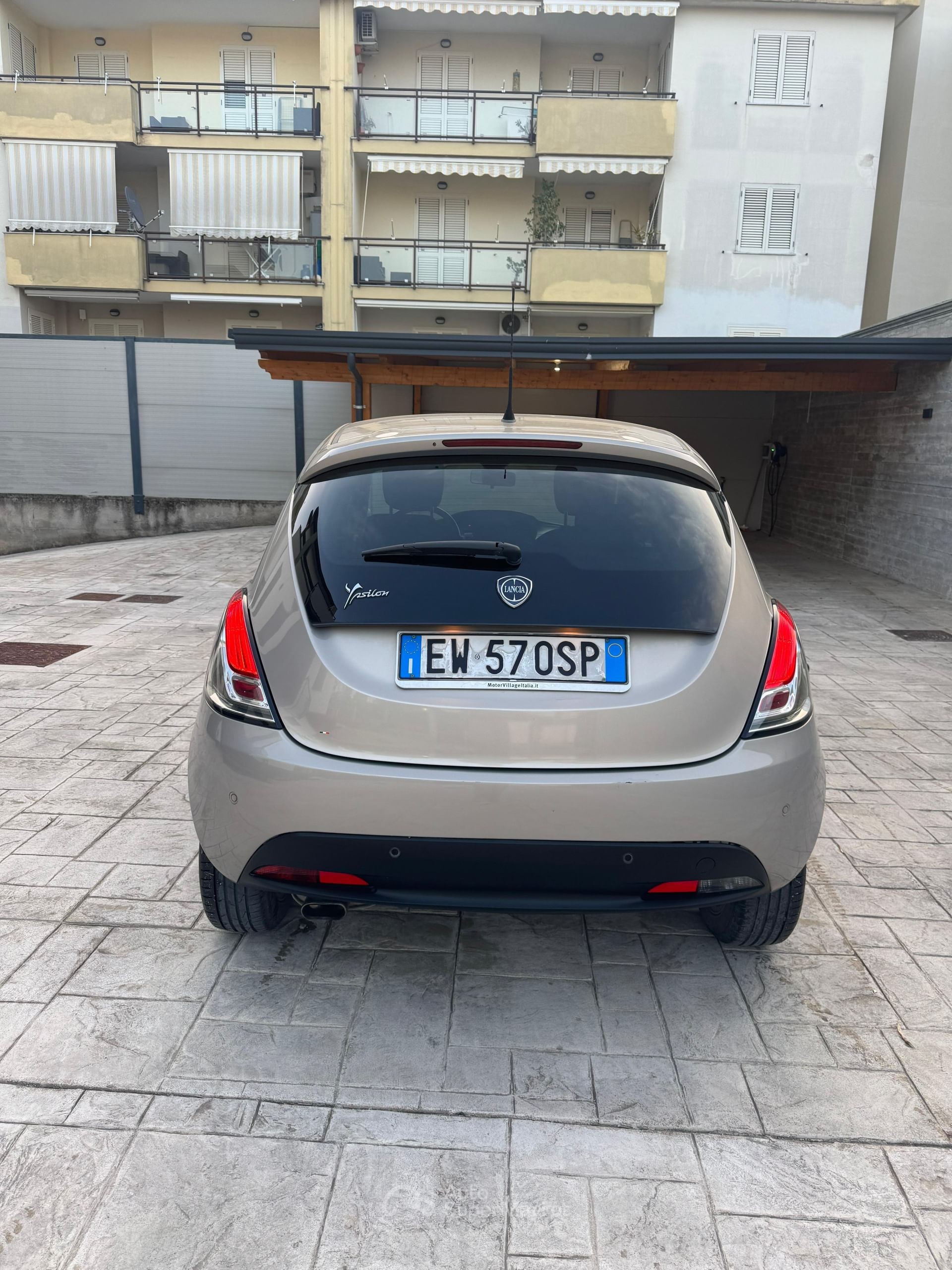 Lancia Ypsilon