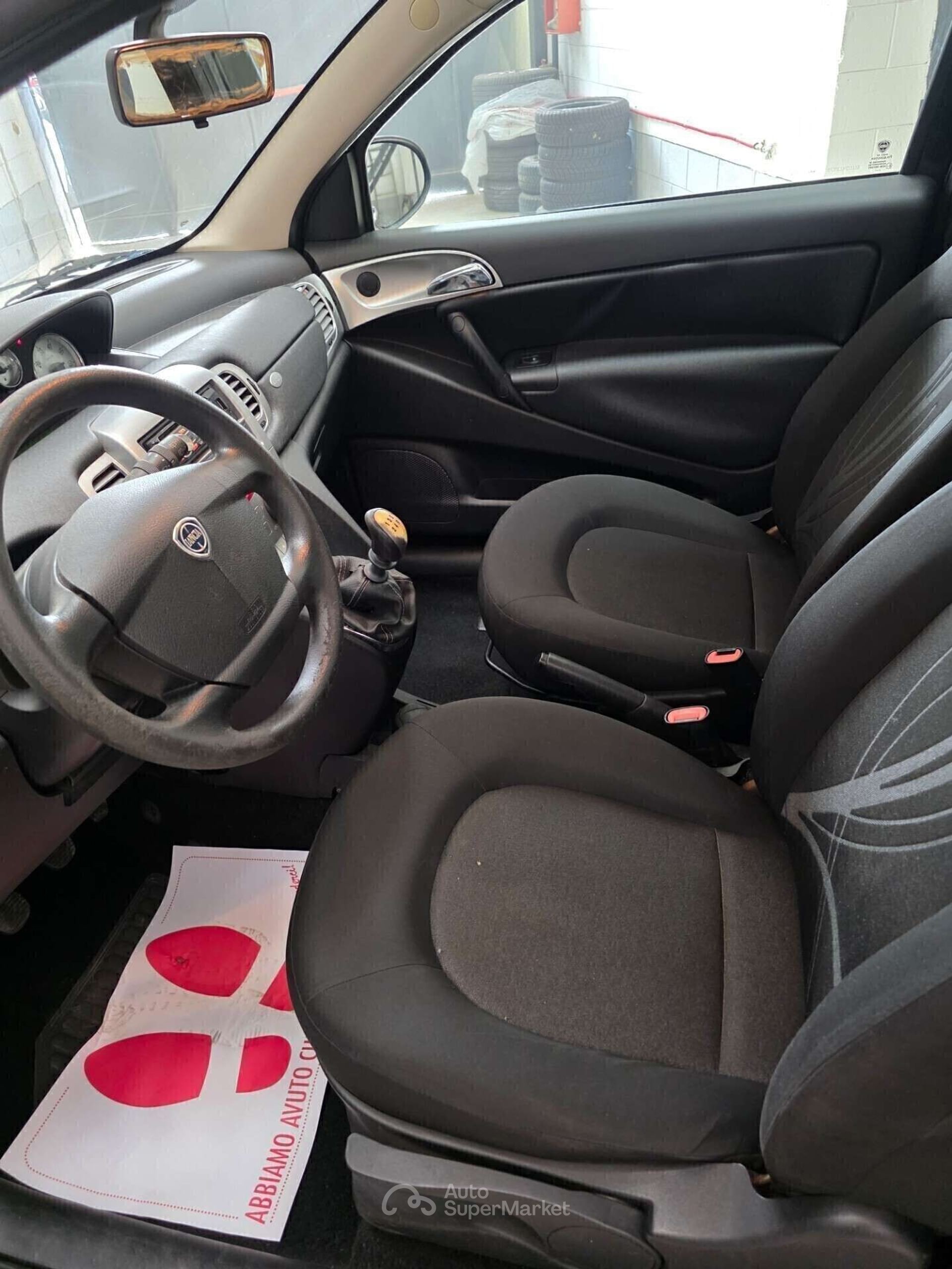 Lancia Ypsilon