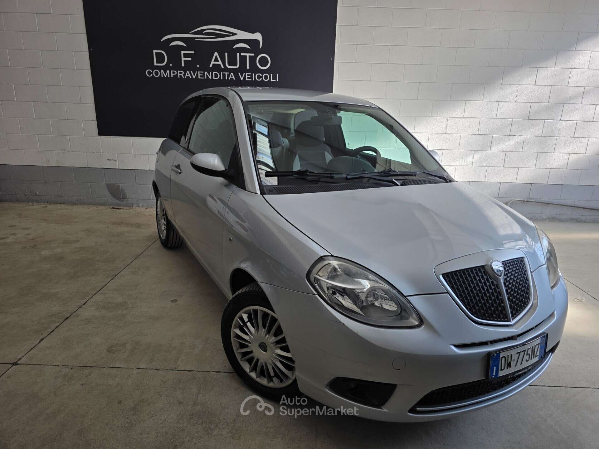 Lancia Ypsilon