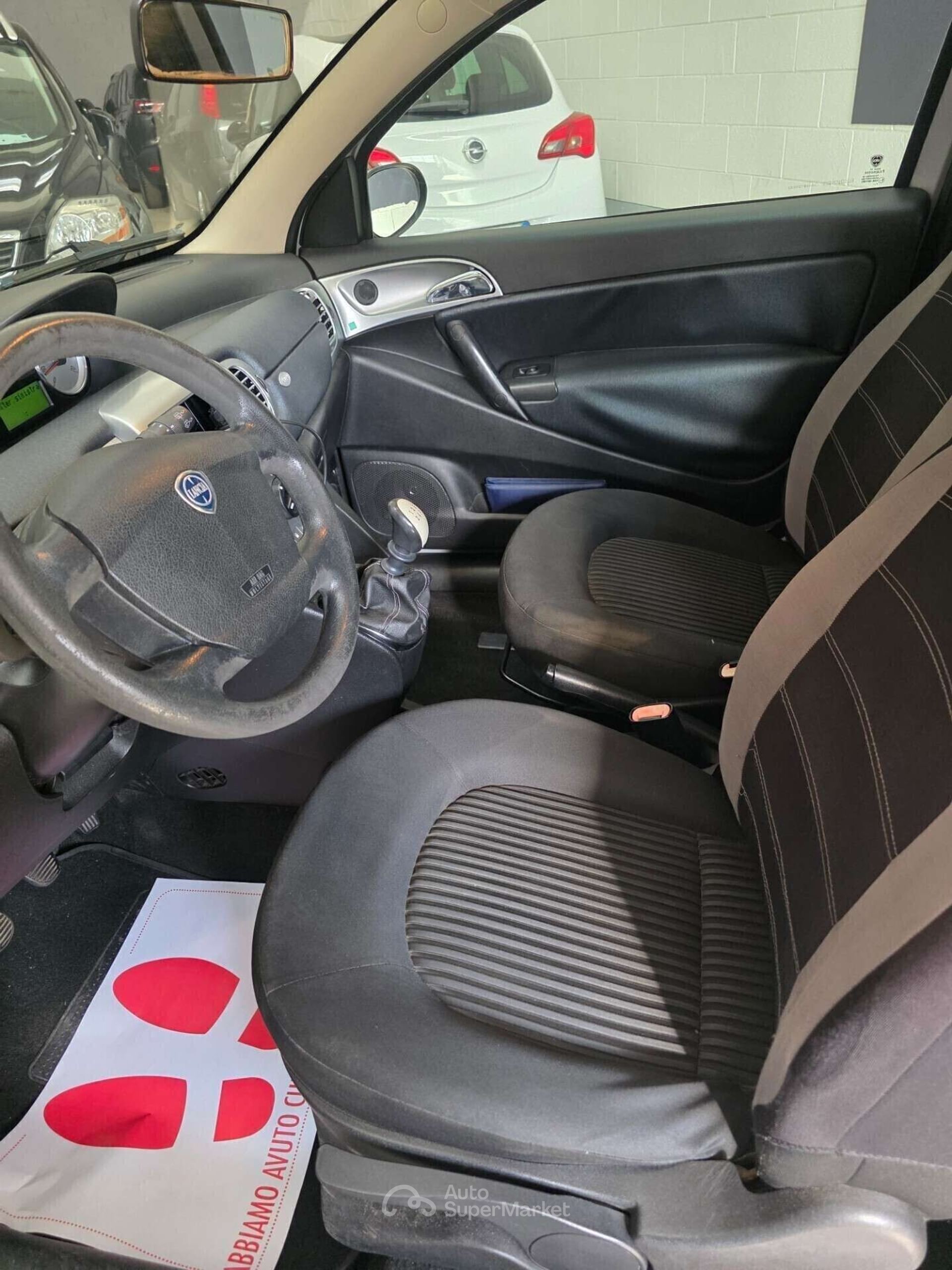 Lancia Ypsilon