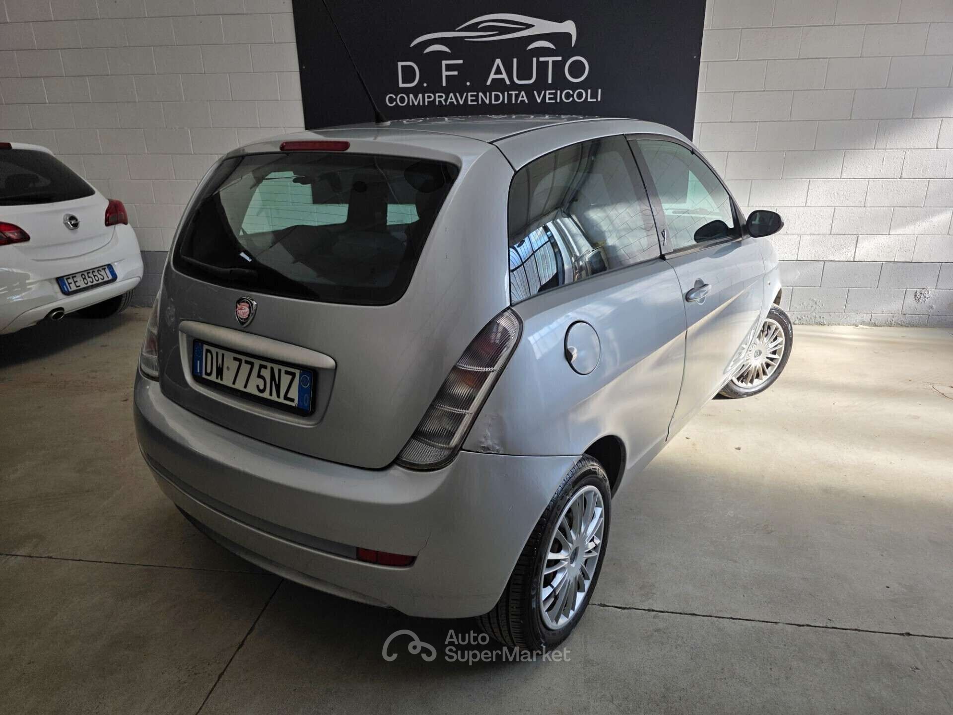 Lancia Ypsilon