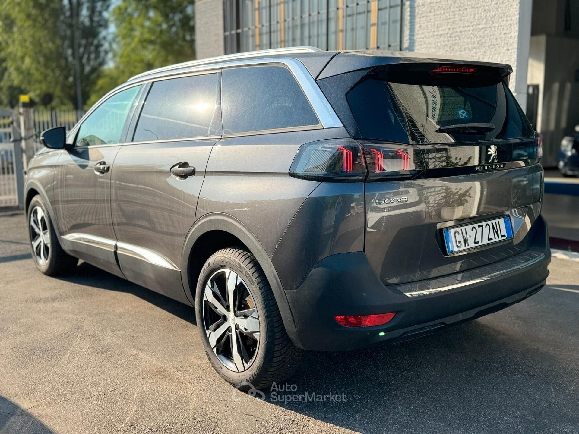Peugeot 5008